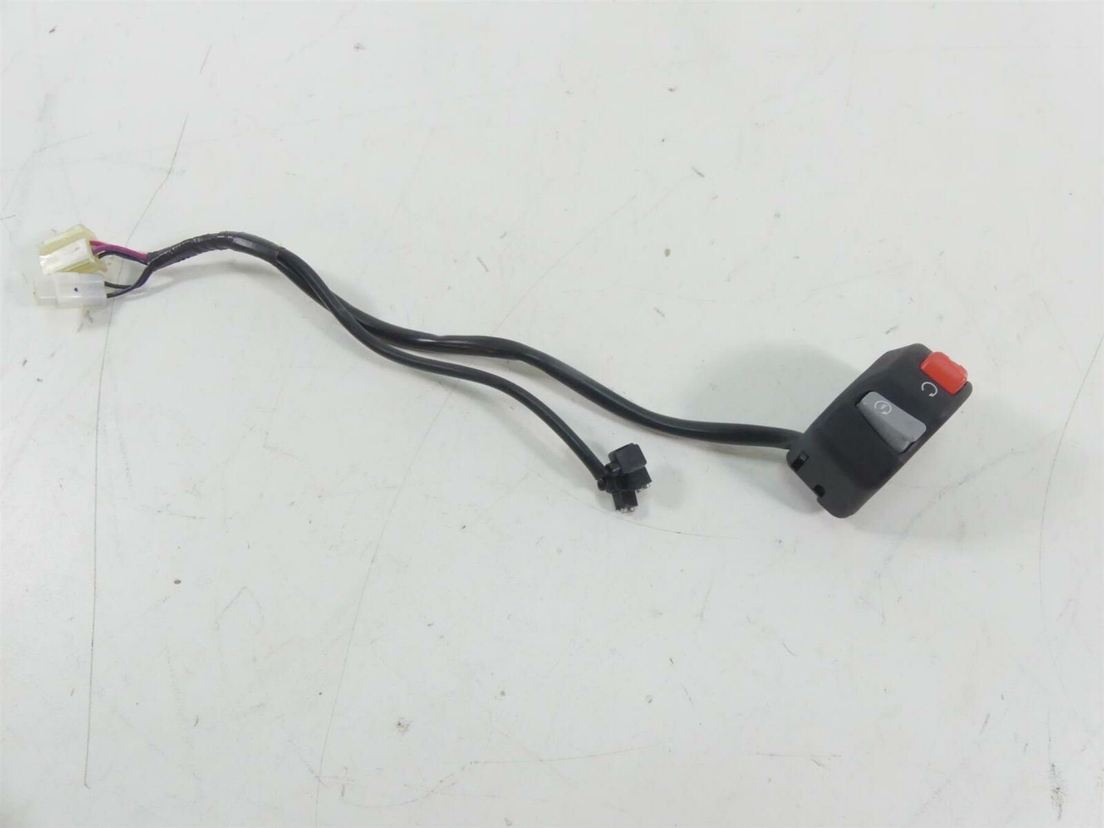 2020 Yamaha VMX17 1700 Right Hand Control Switch Start Kill Stop 2S3-83975-00-00 {{ shop.shopifyCountryName }} - Mototech271