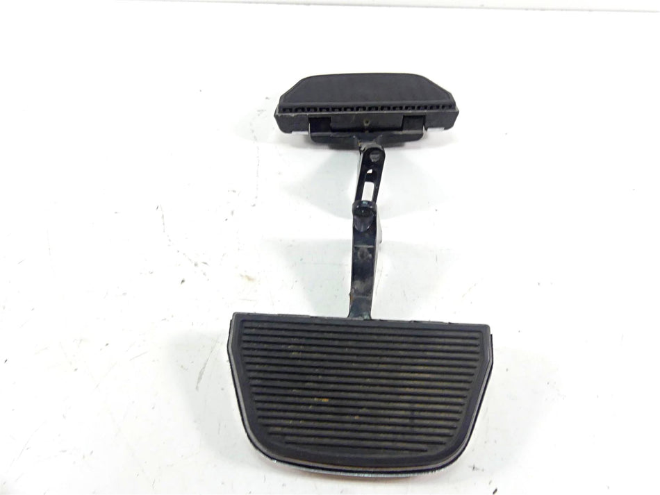 2011 Harley Touring FLTRX Road Glide Rear Passenger Floorboard Foot Rest Set {{ shop.shopifyCountryName }} - Mototech271