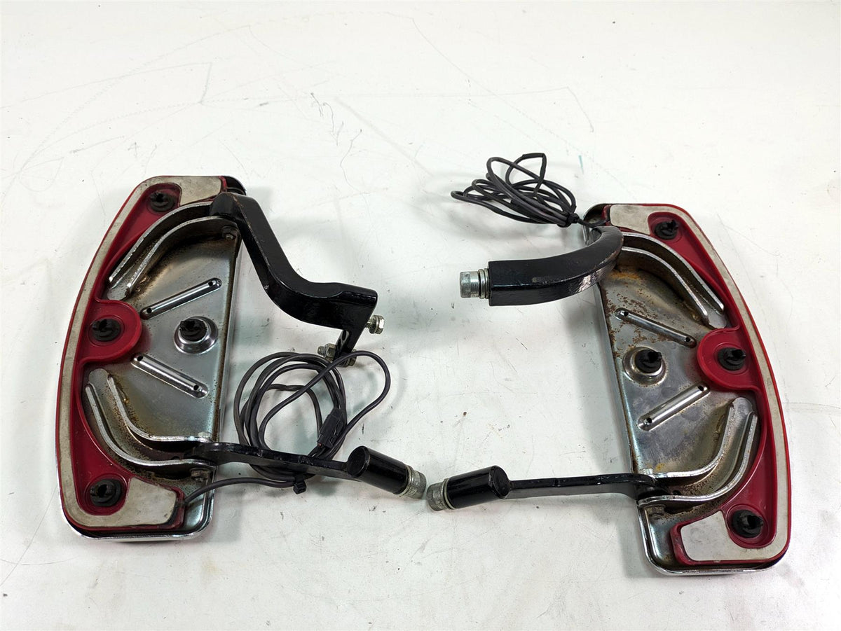 2006 Harley Touring FLHTCUI Electra Glide Front Floorboard Set 50622-83 50518-83 {{ shop.shopifyCountryName }} - Mototech271