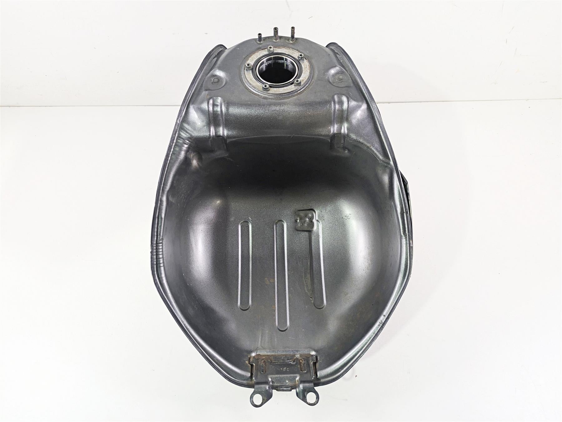 2006 Suzuki GSXR1000 K6 Fuel Gas Petrol Tank - No Dents 44100-41G30 {{ shop.shopifyCountryName }} - Mototech271