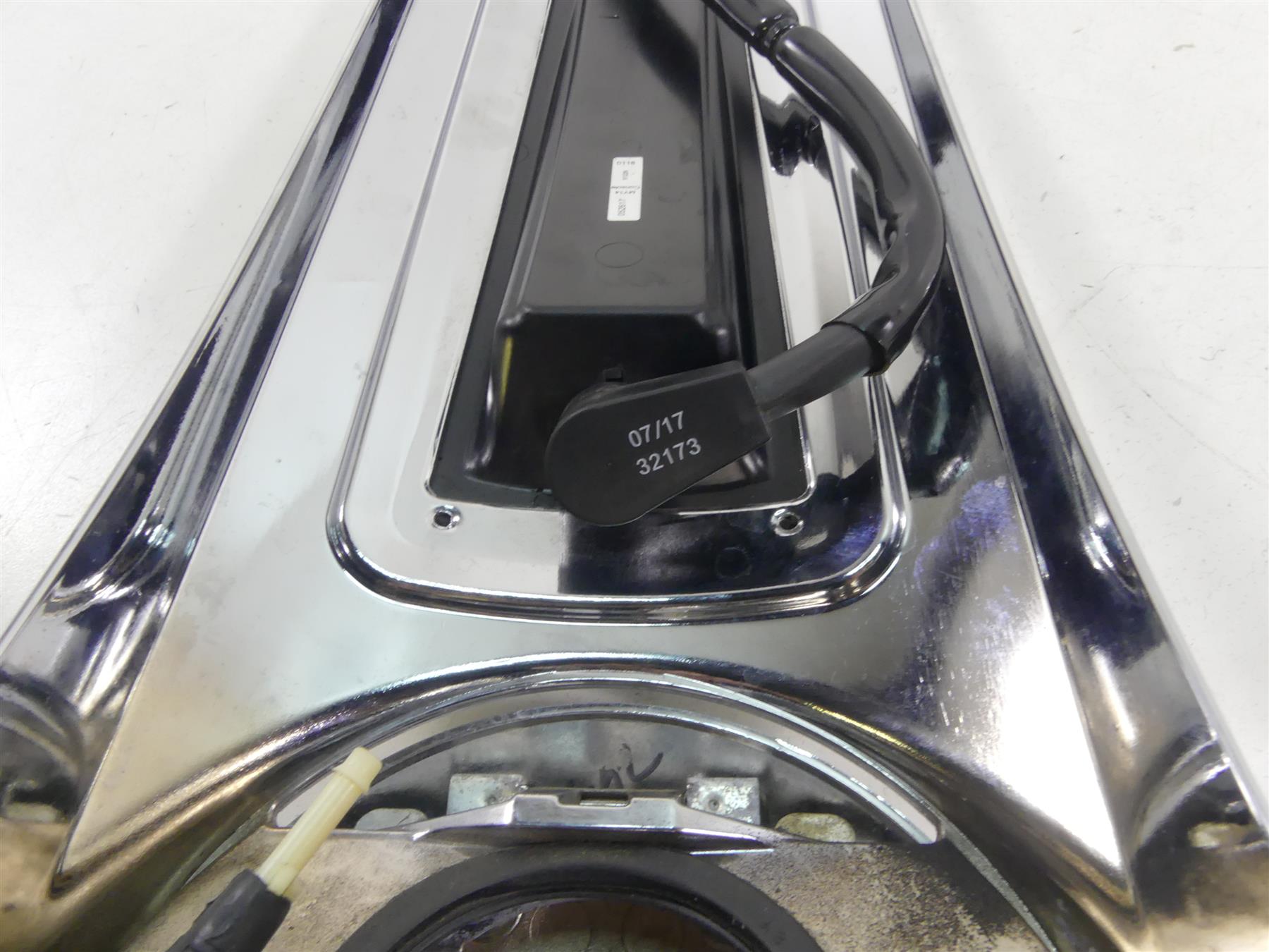 2017 Harley Touring FLHTKL Electra Glide Upper Tank Dash Cover Console 61270-08 {{ shop.shopifyCountryName }} - Mototech271