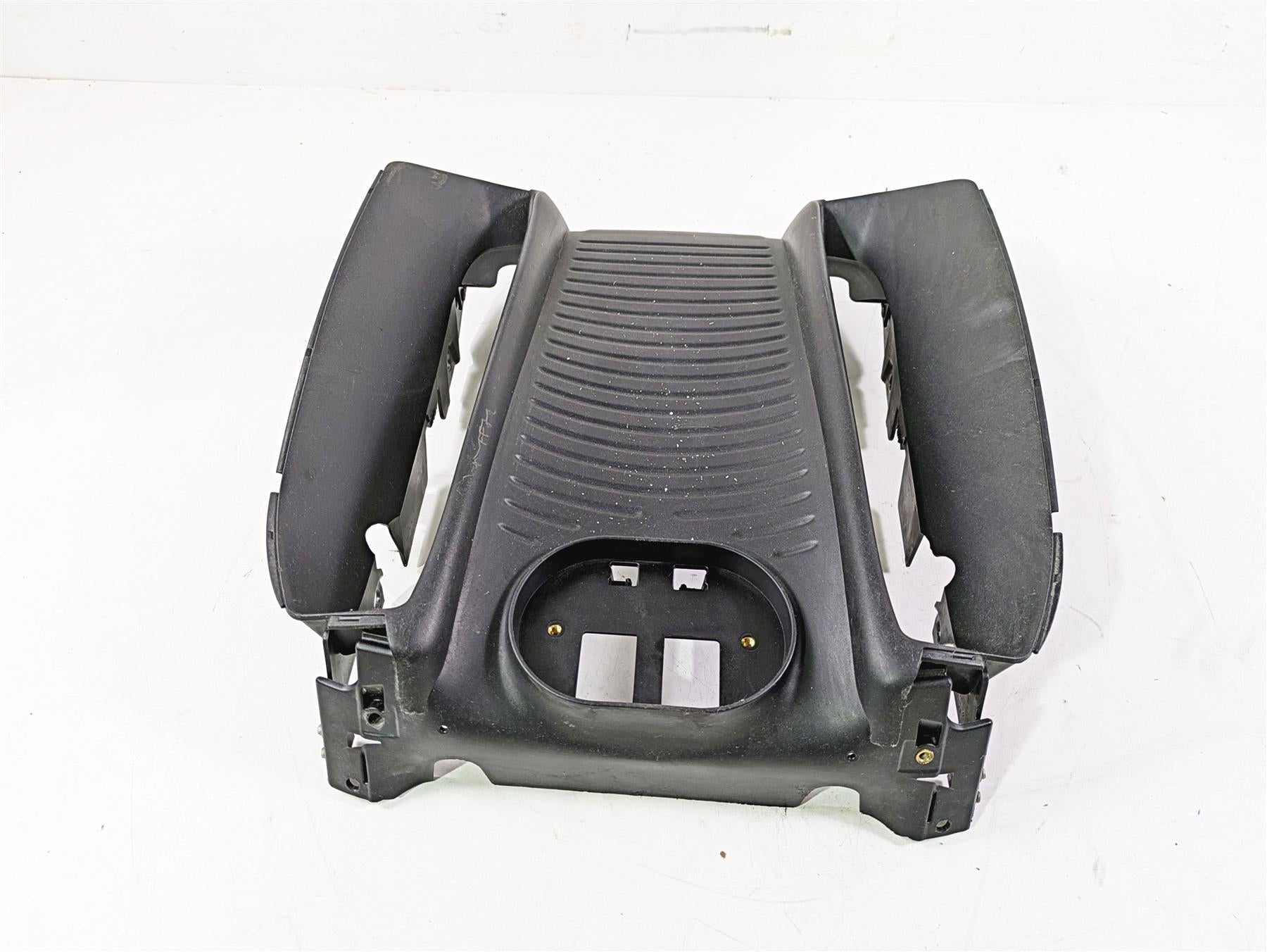 2013 Harley VRSCF Muscle Rod Radiator Center Cover Fairing 26826-09 {{ shop.shopifyCountryName }} - Mototech271