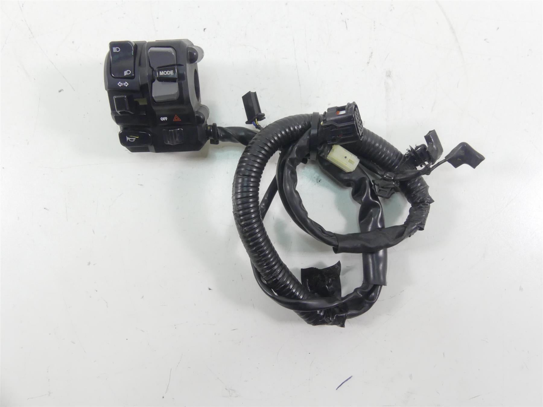 2022 Yamaha MT09 FZ09 Left Hand Turn Signal Control Switch B7N