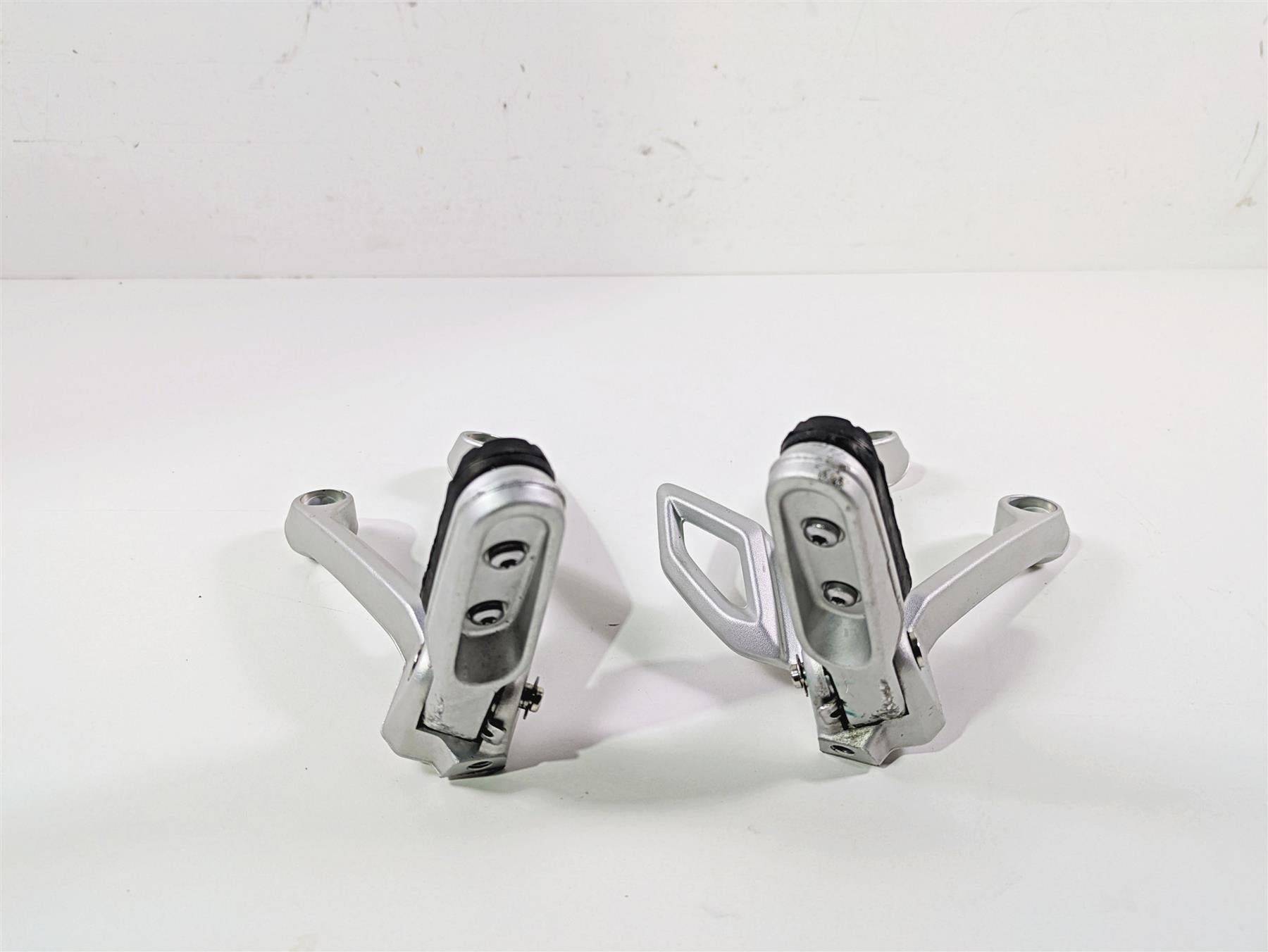 2024 Triumph Tiger 900 GT Rear Passenger Footpeg Rest Set T2082284 T2082359 {{ shop.shopifyCountryName }} - Mototech271
