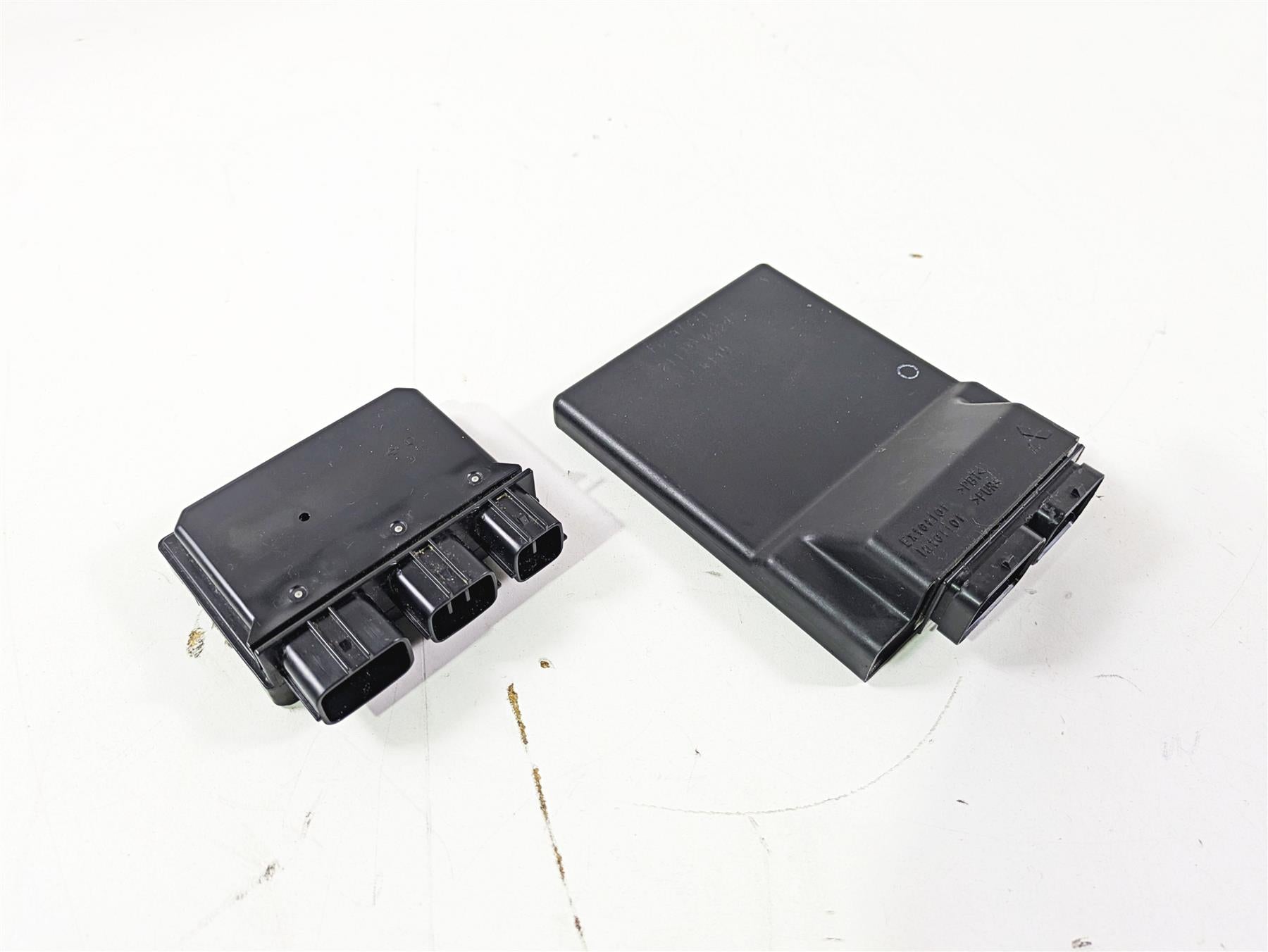 エレクター 2005 Kawasaki ZX1000 ZX10R Ninja Cdi Ecu Ecm & Black Relay Box Set