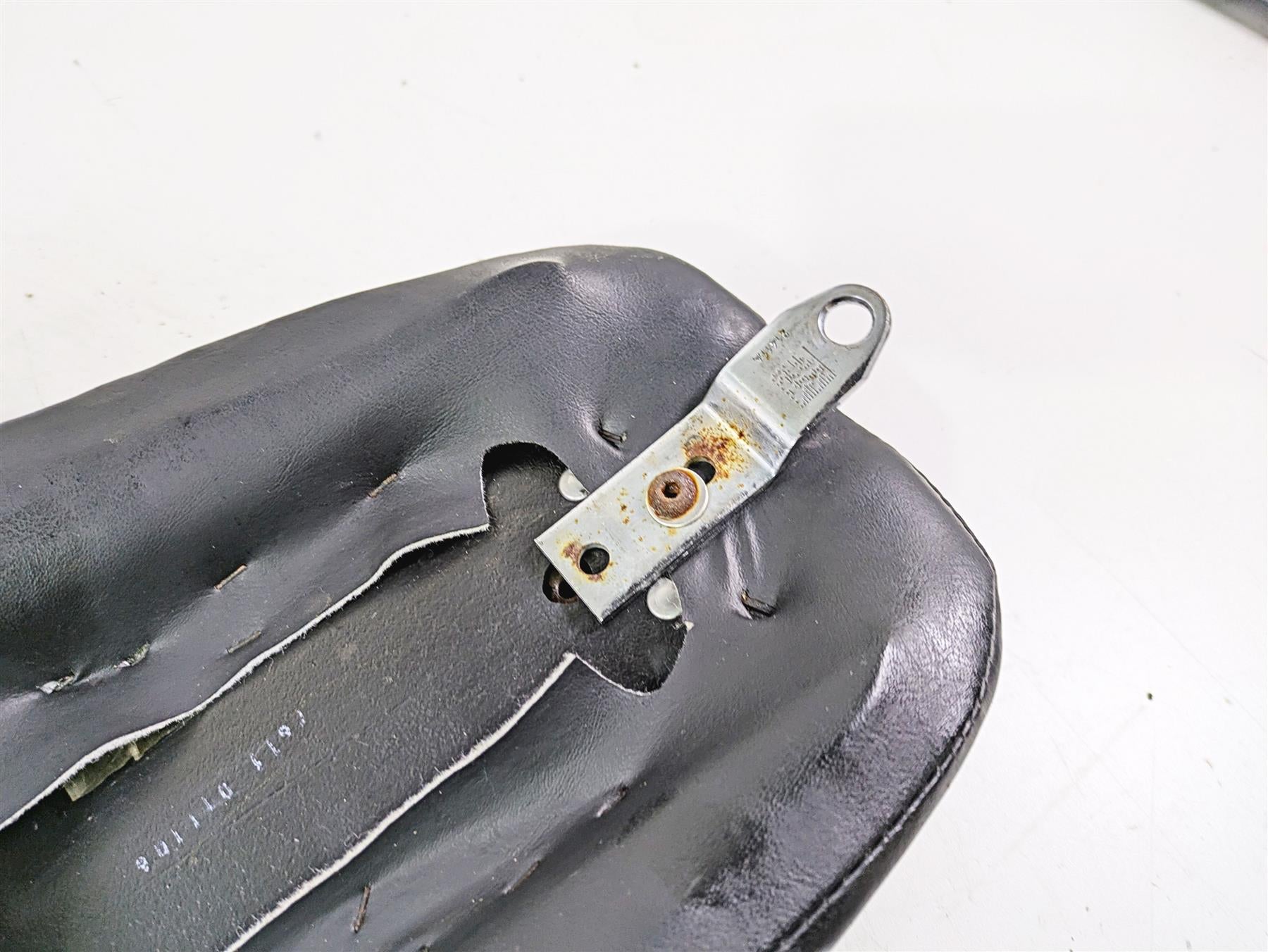 2000-2007 Harley Softail FLSTD Deuce Rider Seat Saddle 92028-07 {{ shop.shopifyCountryName }} - Mototech271