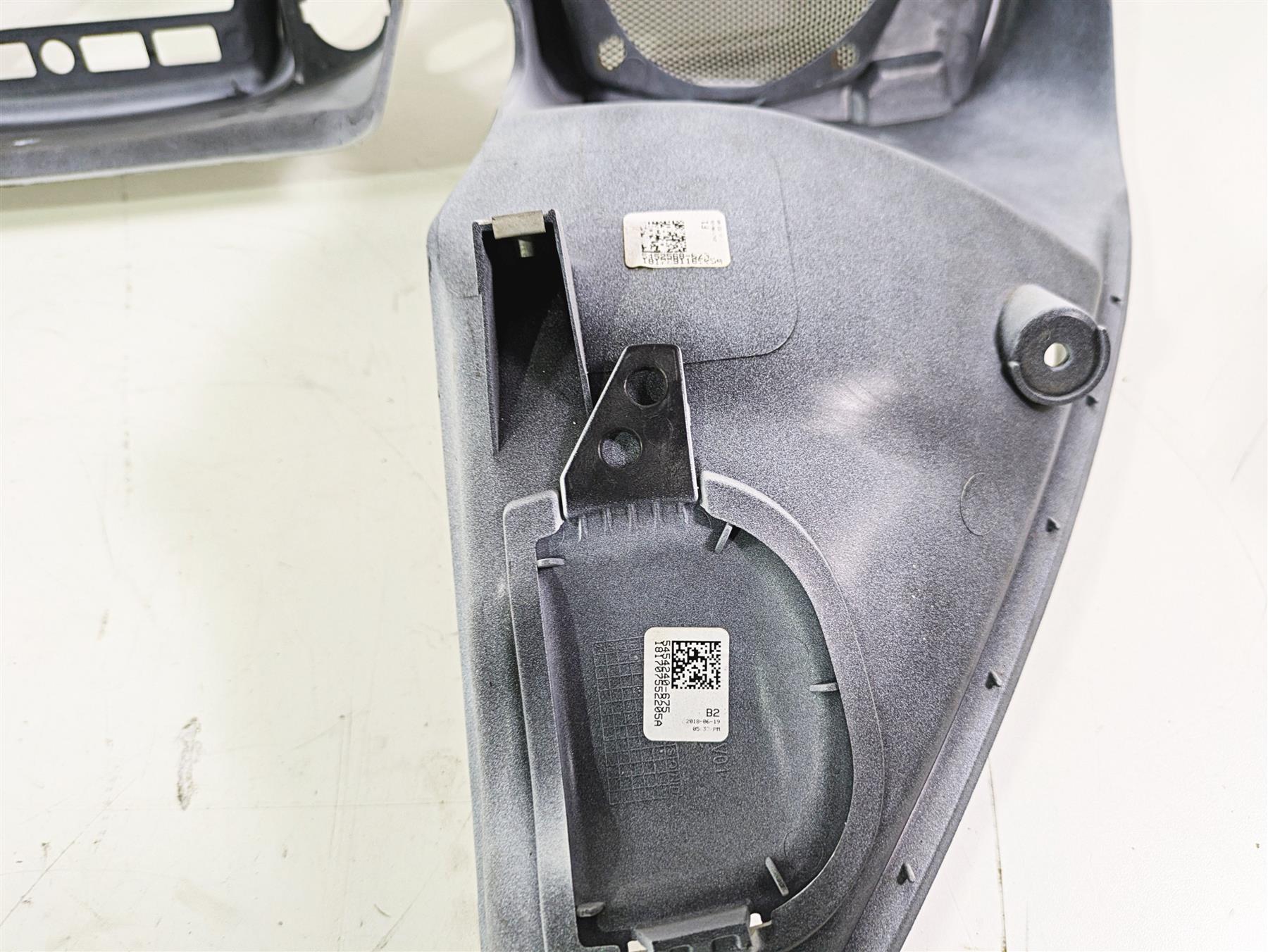 2018 Indian Chieftain Limited Front Nose Inner Fairing Cover Speaker 5452568 {{ shop.shopifyCountryName }} - Mototech271
