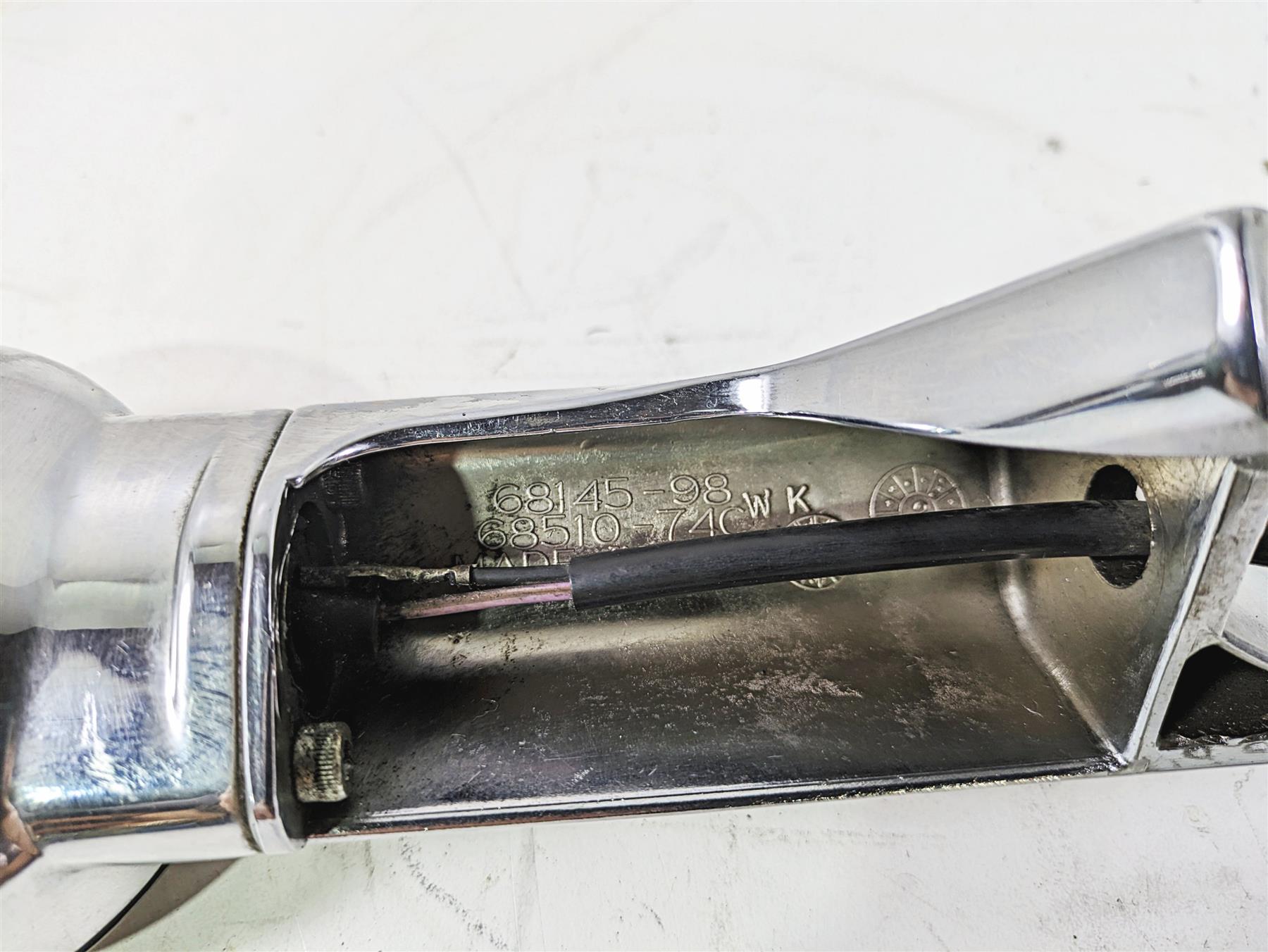 2008 Harley Touring FLHTCU E-Glide 105TH Rear Turn Signal Blinker Bar 68510-74C {{ shop.shopifyCountryName }} - Mototech271