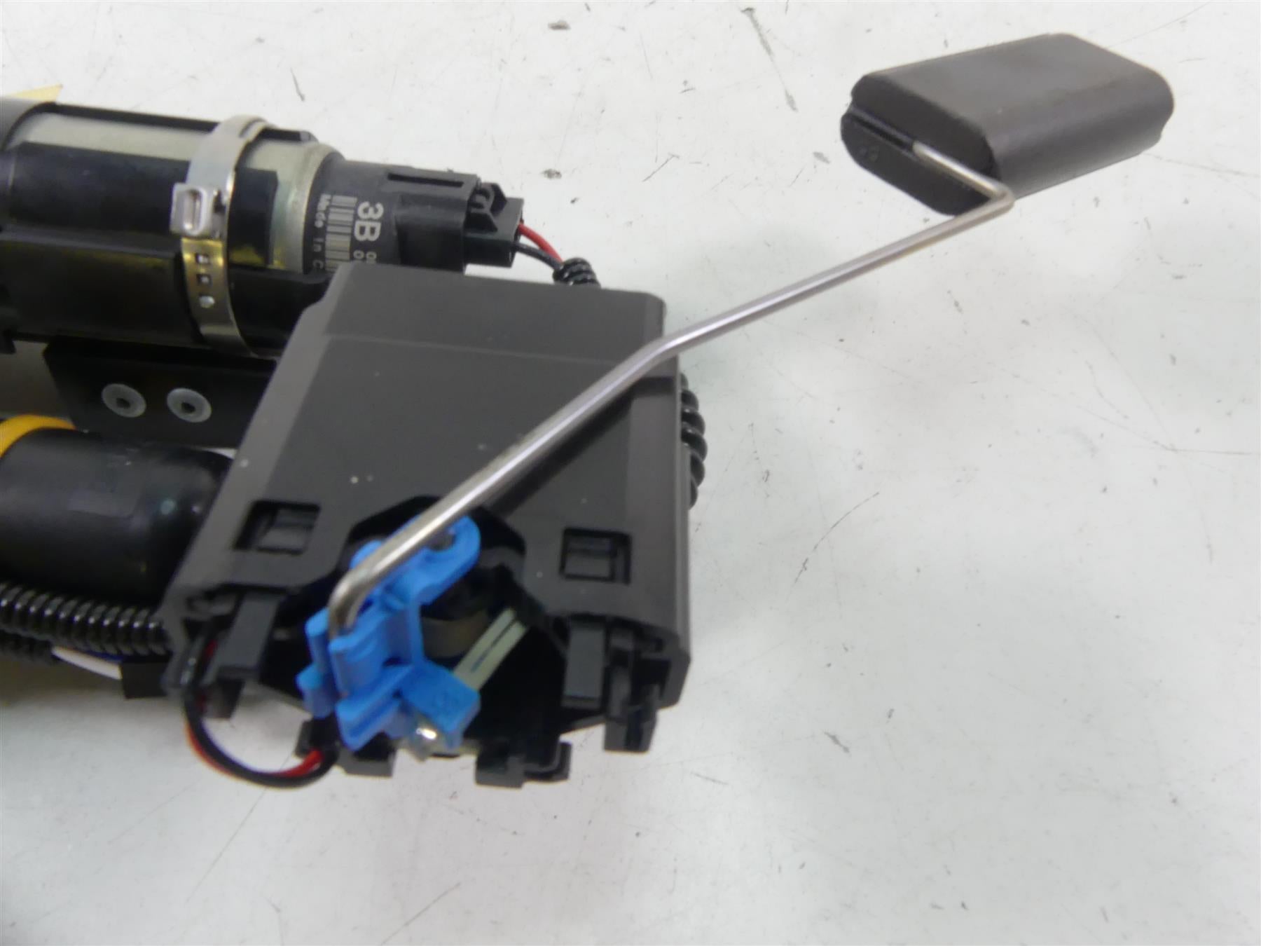2021 Aprilia RS 660 Fuel Gas Petrol Pump & Sending Unit 3K Only -Tested 2D000547 {{ shop.shopifyCountryName }} - Mototech271