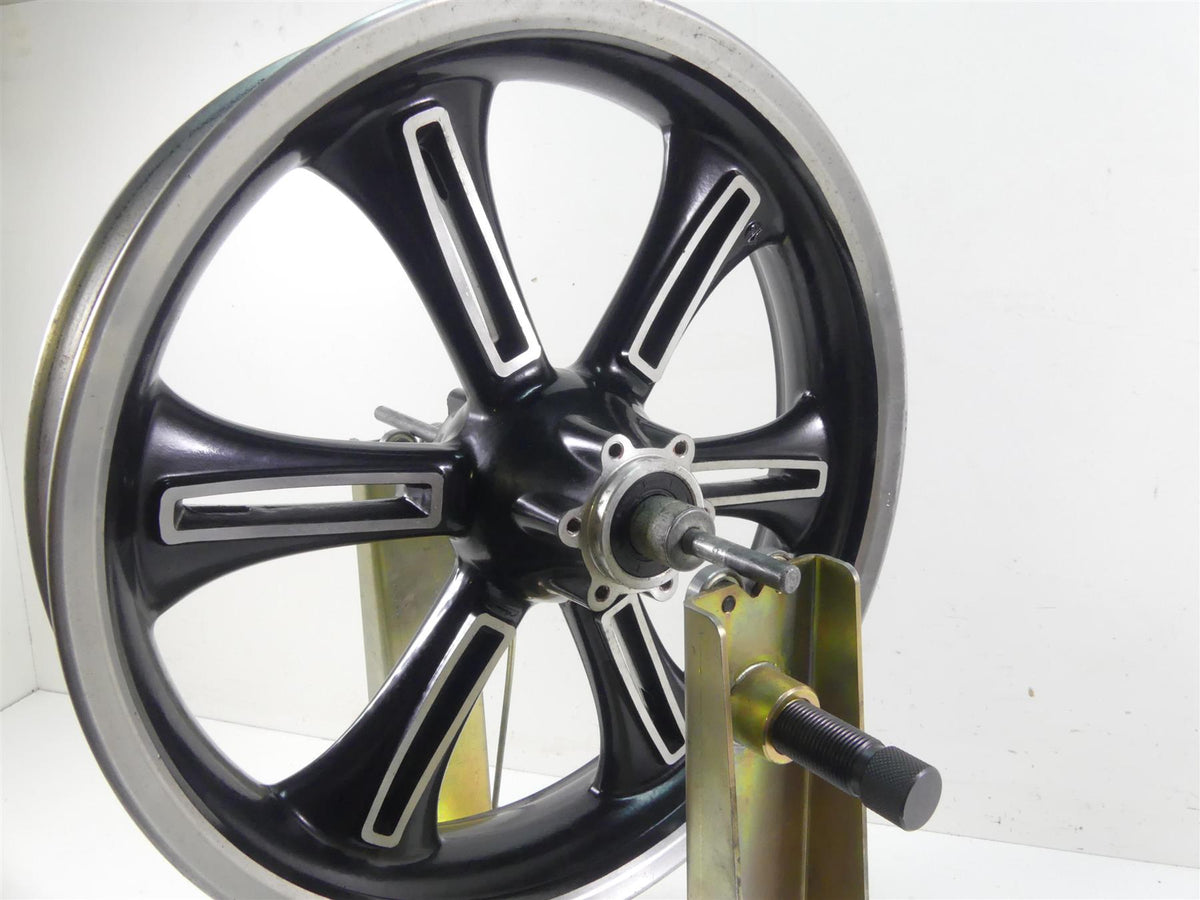 2013 Victory Cross Country Front Straight 18x3.5 Wheel Rim 1521383 {{ shop.shopifyCountryName }} - Mototech271