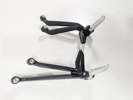 2024 Triumph Street Triple 765 R Rear Passenger Footpeg Set T2088156 T2088157 {{ shop.shopifyCountryName }} - Mototech271