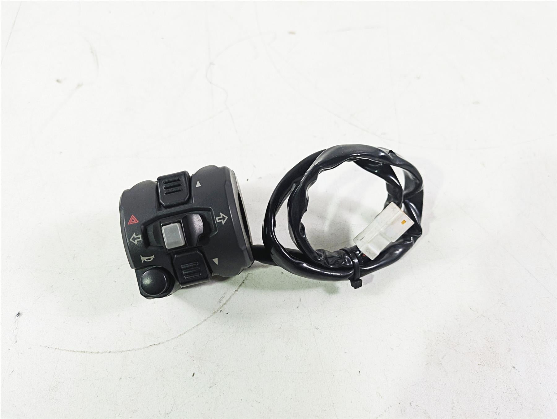 2015 Ducati Hypermotard 821 SP Left Hand Turn Signal Control Switch 65110141A | Mototech271