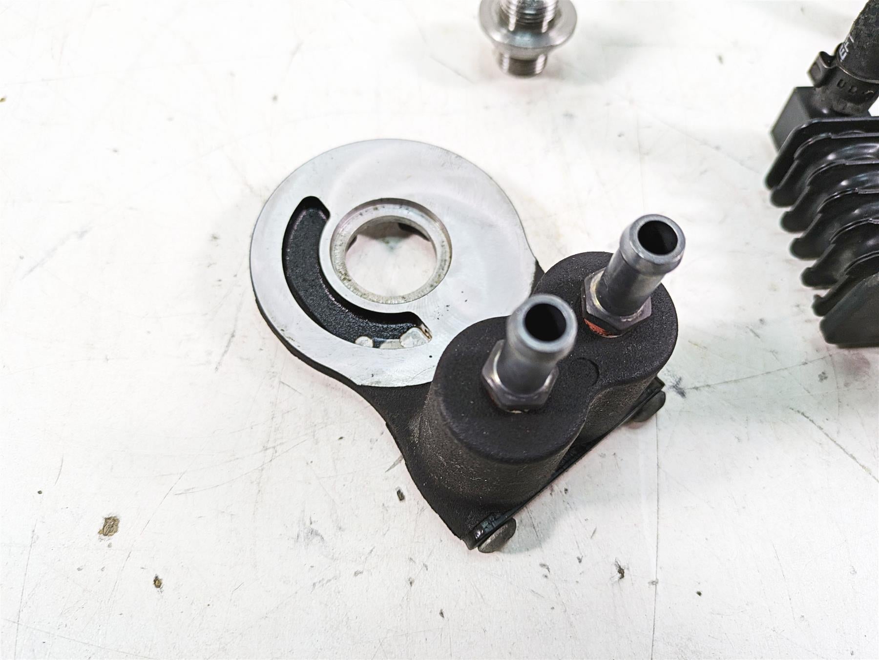 2013 Harley Touring FLHX Street Glide Oil Cooler & Flange Adapter Set 63083-11A {{ shop.shopifyCountryName }} - Mototech271