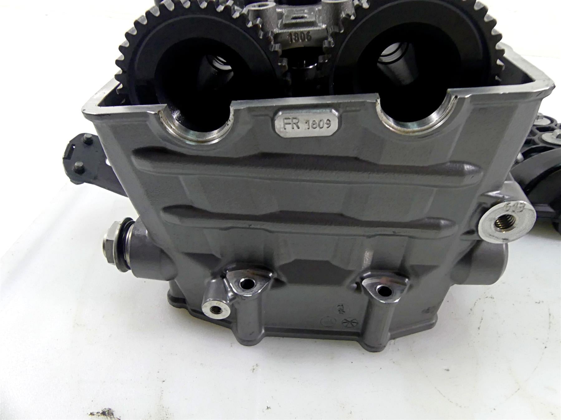 2016 KTM 1290 Super Duke R Front Cylinder Head & Camshaft Set 6133602010024 {{ shop.shopifyCountryName }} - Mototech271