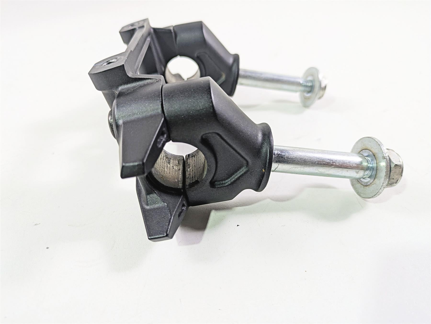 2020 Kawasaki Z900 ZR900 Handlebar Riser Holder Mount Set 46012-0396-18R {{ shop.shopifyCountryName }} - Mototech271