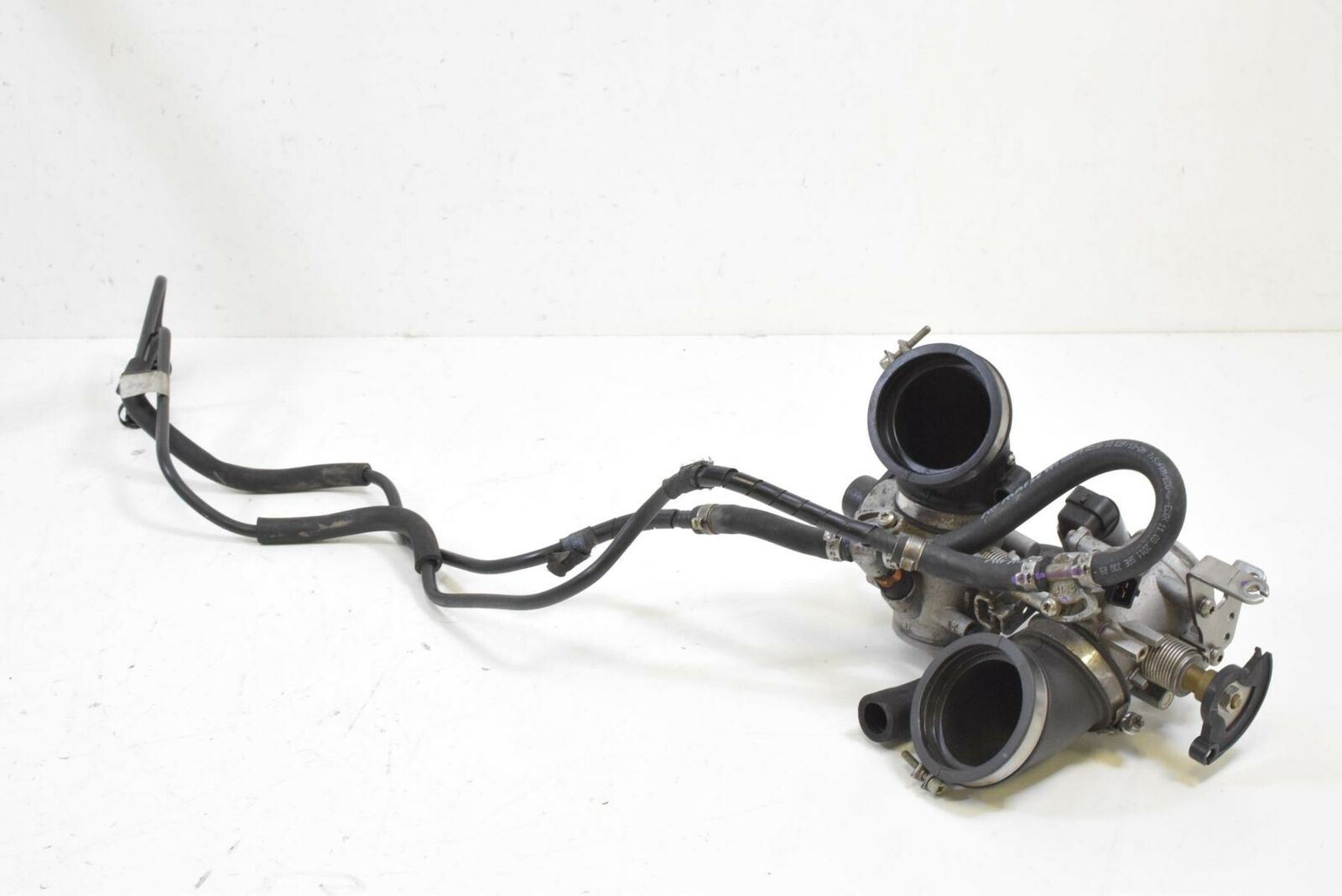 2012 Ducati Hypermotard 1100 Evo SP Throttle Body Fuel Injection 28240851A {{ shop.shopifyCountryName }} - Mototech271