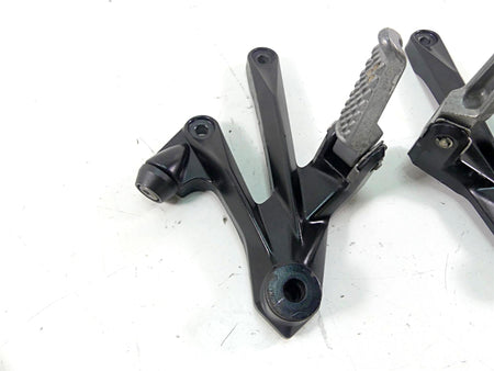 2010 Kawasaki ZX1400 ZX14 R Ninja Rear Passenger Foot Peg Set 35063-0353 {{ shop.shopifyCountryName }} - Mototech271