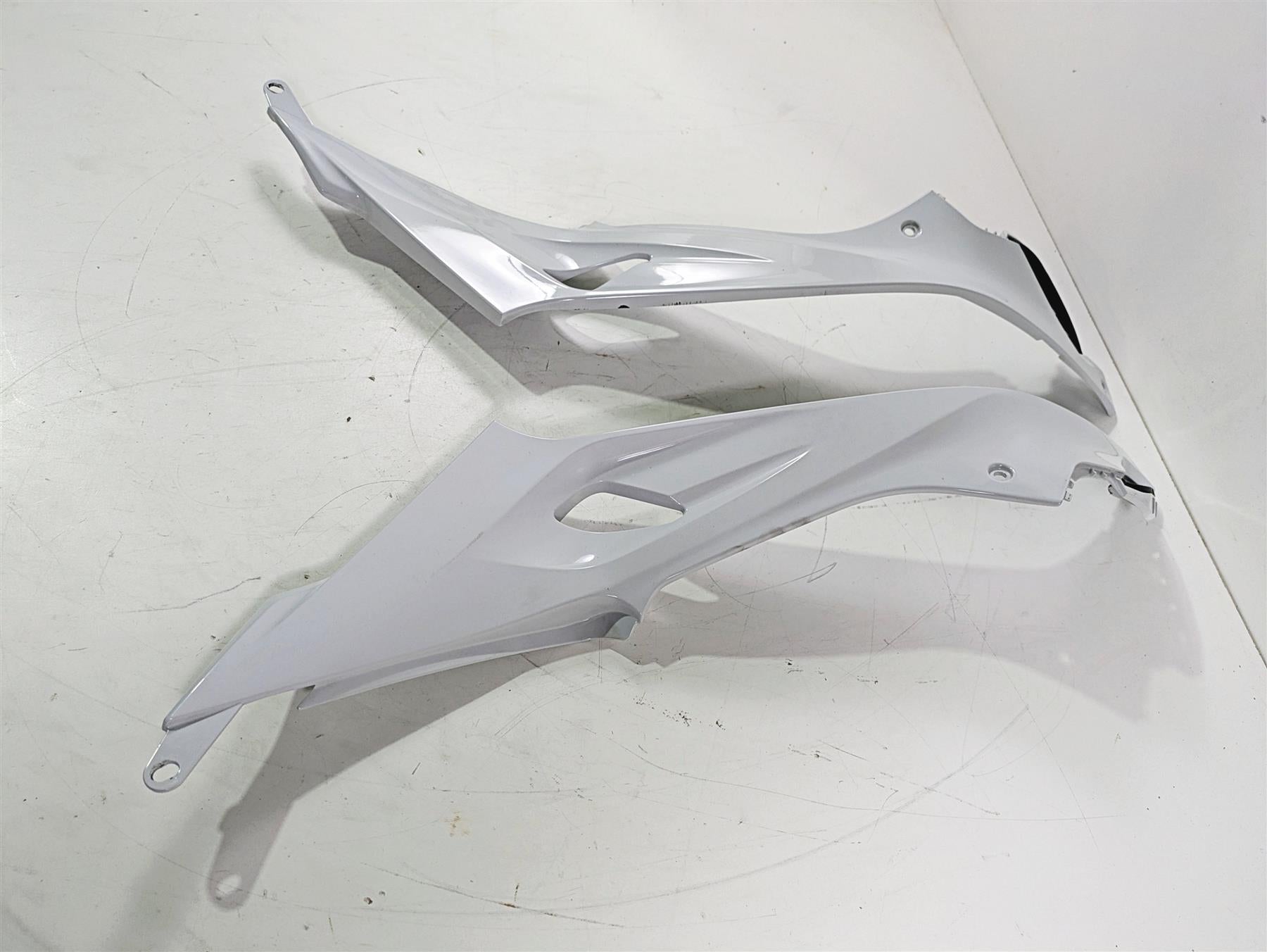 2016 BMW S1000RR K46 Tank Side Cover Fairing Set Lightwhite 46638540892 {{ shop.shopifyCountryName }} - Mototech271