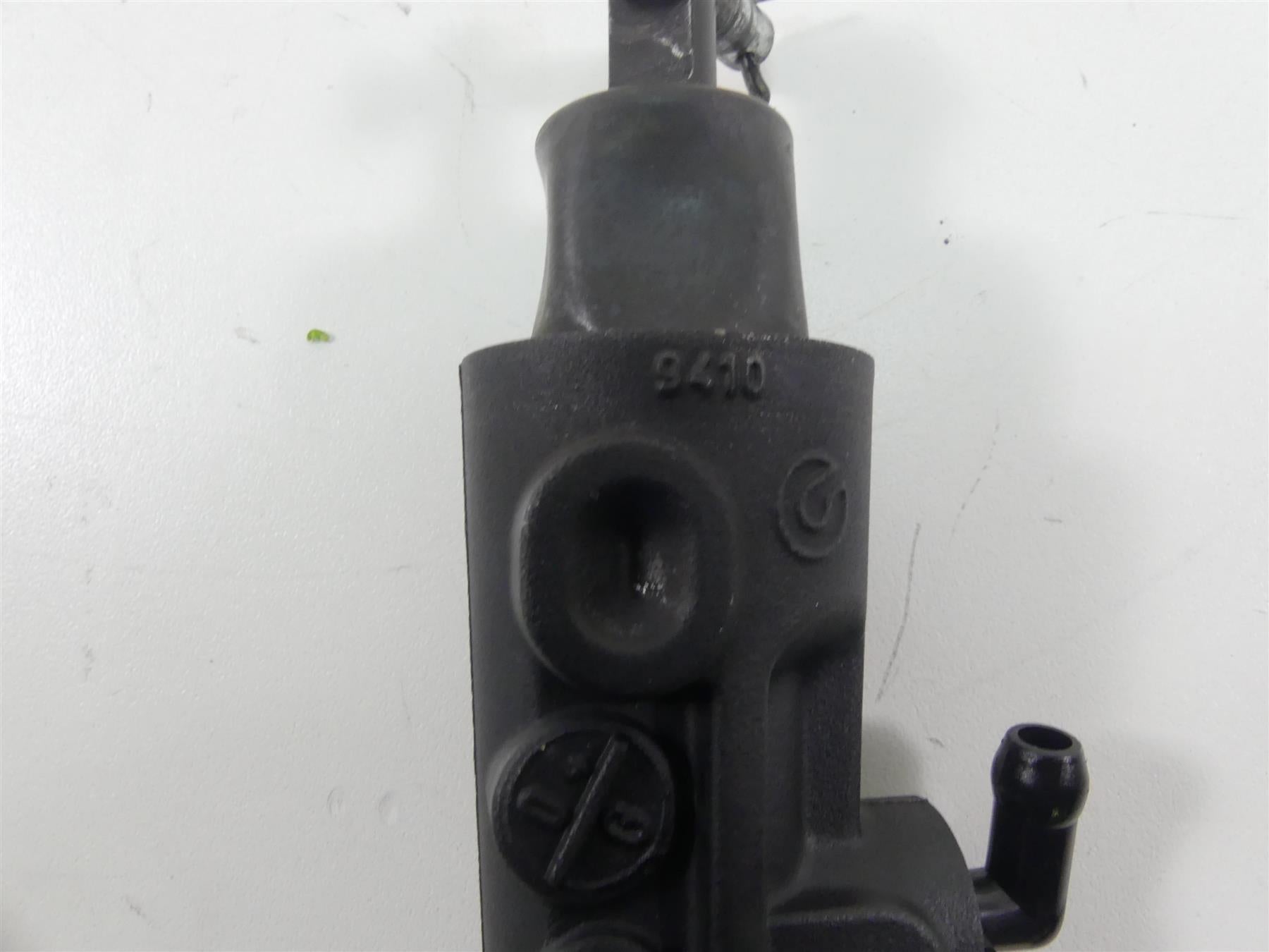 2011 Harley VRSCF Muscle Rod Rear Brembo Brake Master Cylinder - Read 44740-06A {{ shop.shopifyCountryName }} - Mototech271