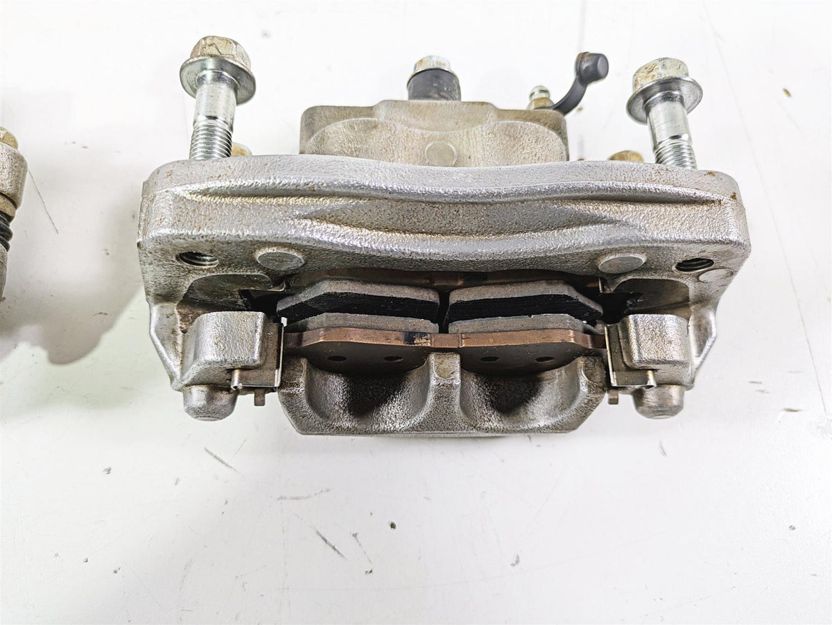 2022 Yamaha YXZ1000 R Rear Brake Caliper Set B5H-2580V-01-00 B5H-2580W-01-00 {{ shop.shopifyCountryName }} - Mototech271