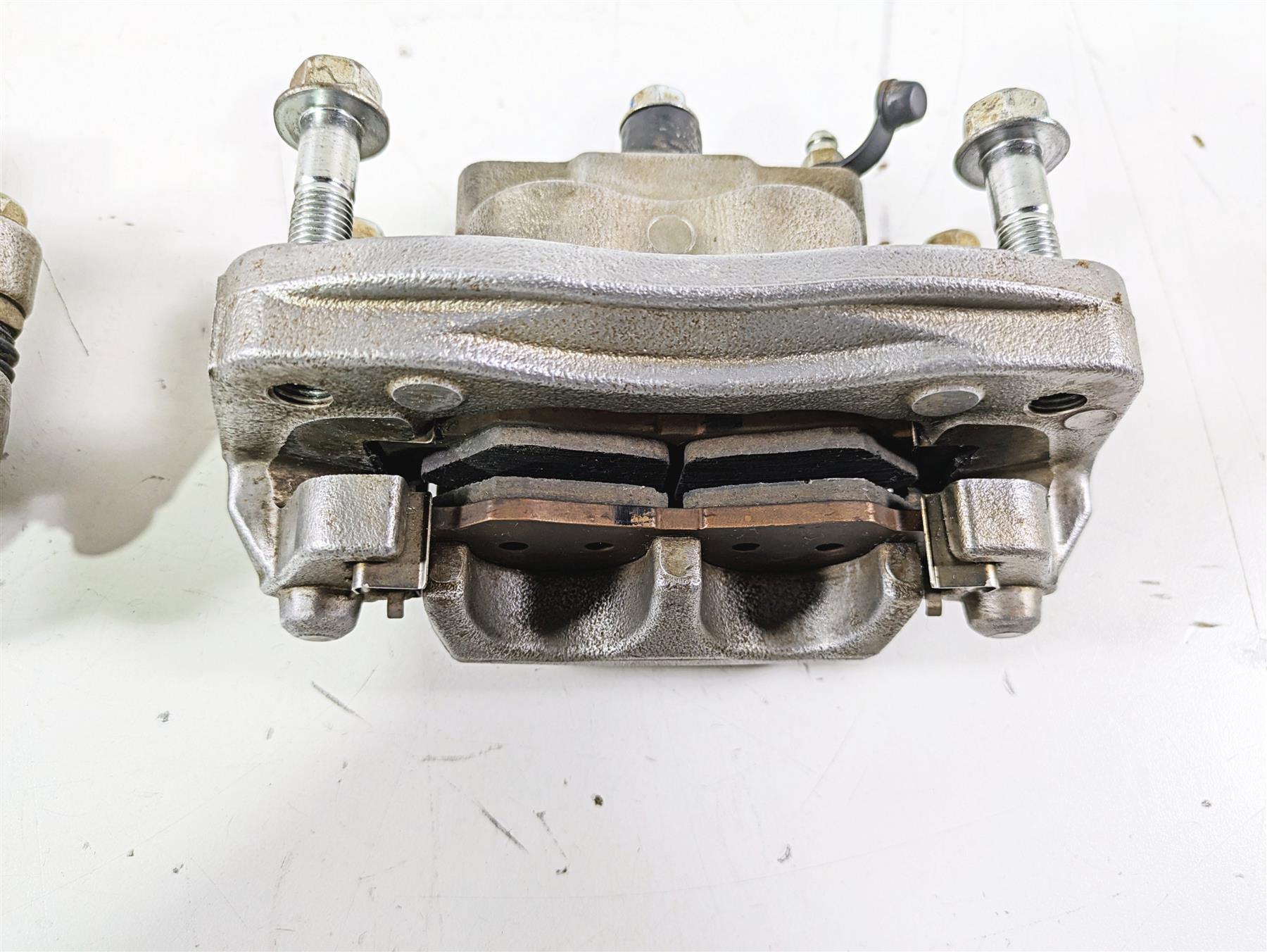 2022 Yamaha YXZ1000 R Rear Brake Caliper Set B5H-2580V-01-00 B5H-2580W-01-00 {{ shop.shopifyCountryName }} - Mototech271