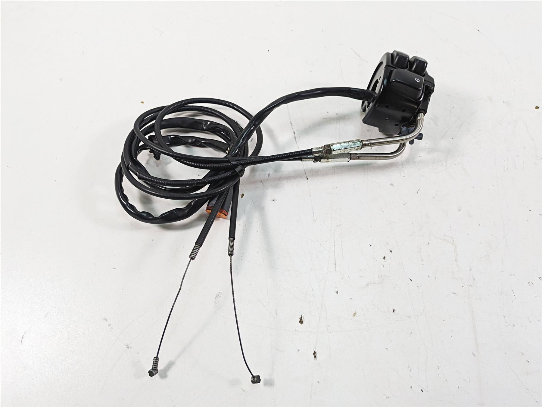 2000 Harley FXSTS Softail Springer Right Hand Control Switch 71684-06A 71621-08 | Mototech271