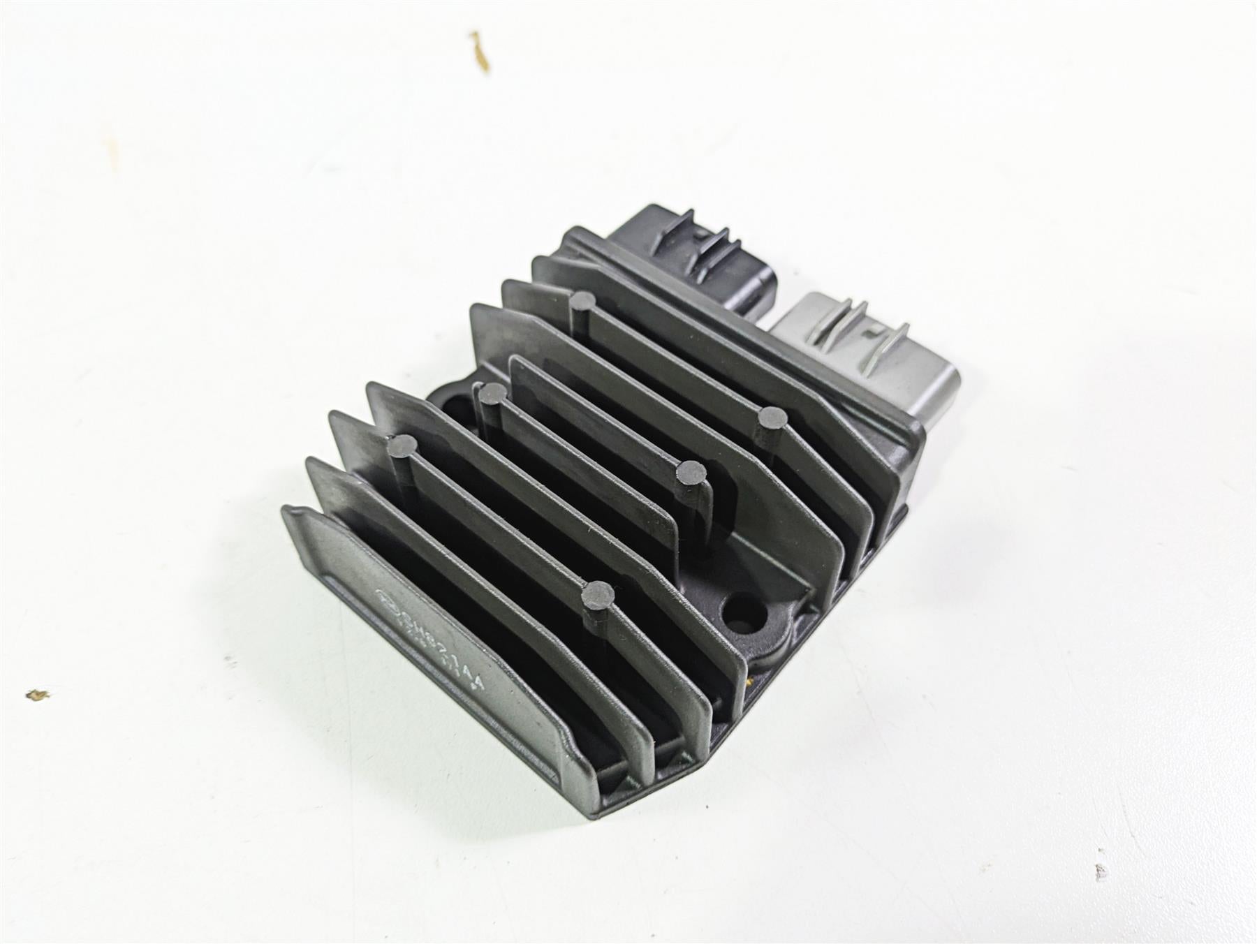 2023 Ducati Monster 937 SP Rectifier Voltage Regulator 54040321A SH821AA {{ shop.shopifyCountryName }} - Mototech271