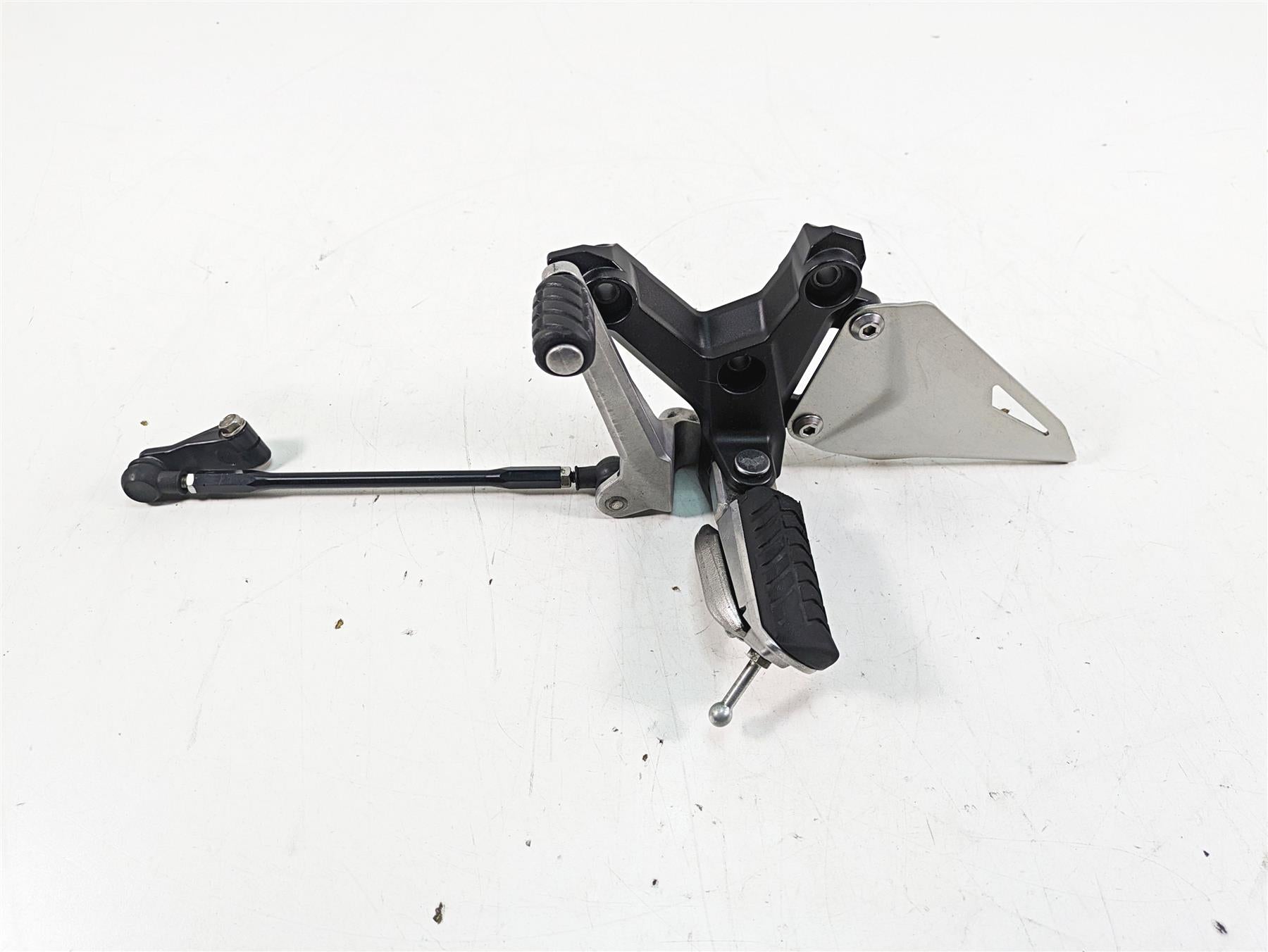 2018 Kawasaki ZX1002 Ninja H2 SX Left Front Footpeg & Shifter Set 35063-1418-46R {{ shop.shopifyCountryName }} - Mototech271