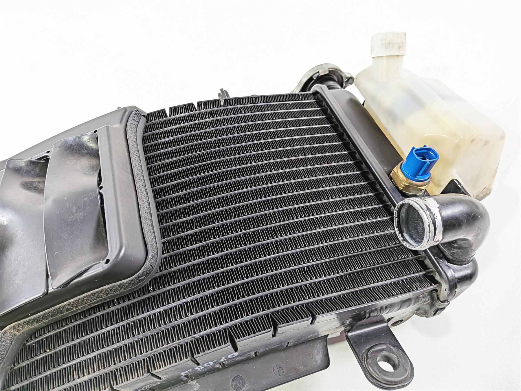 2005 KTM 950 LC8 Adventure Radiator Fan Reservoir Set 60035010000 60035010100 {{ shop.shopifyCountryName }} - Mototech271