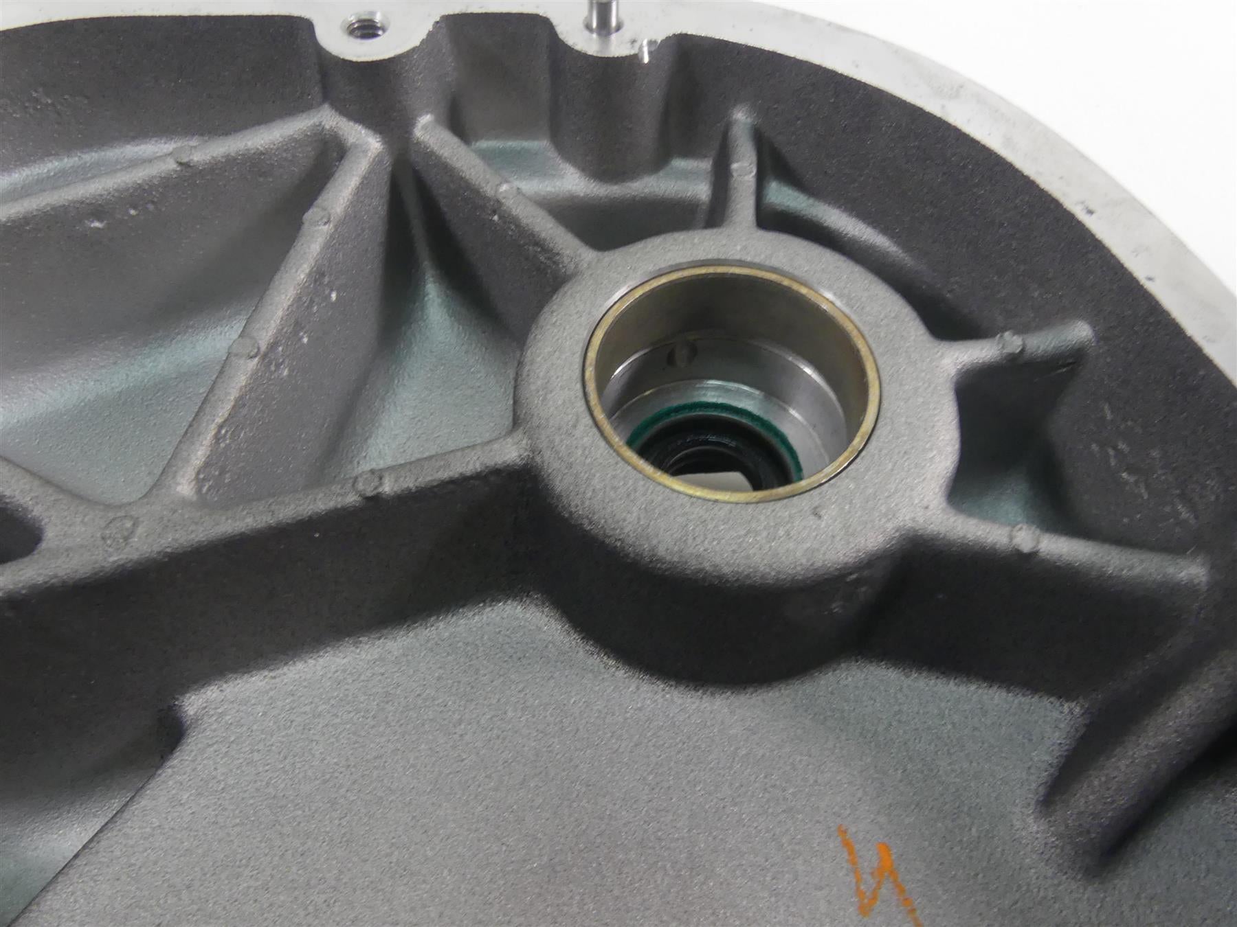 1999 Harley Touring FLHTCUI Electra Glide Inner Primary Drive Cover 60677-01 {{ shop.shopifyCountryName }} - Mototech271