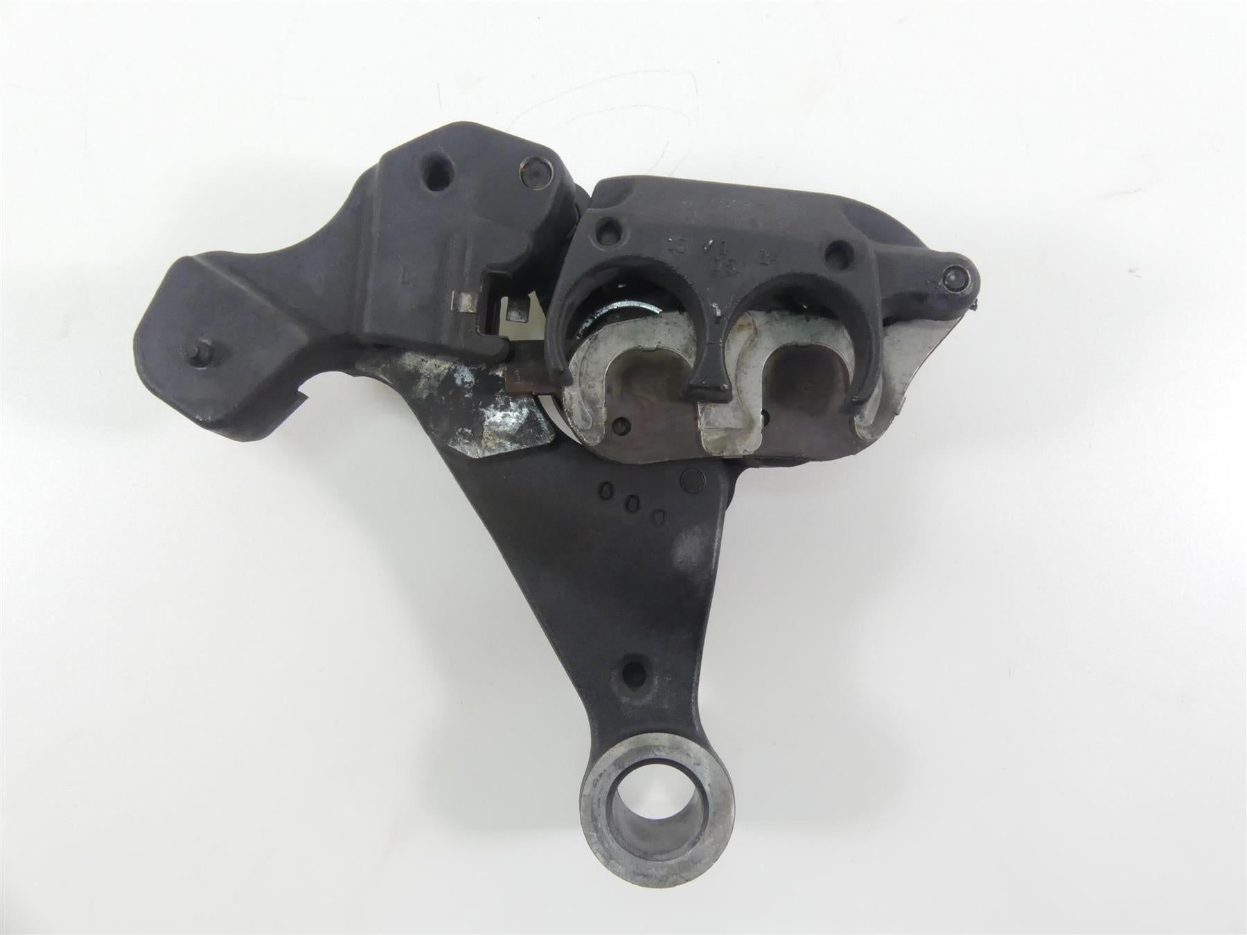 2016 Harley FXDL Dyna Low Rider Rear Brake Caliper - 25mm Axle Bracket 40908-08 {{ shop.shopifyCountryName }} - Mototech271