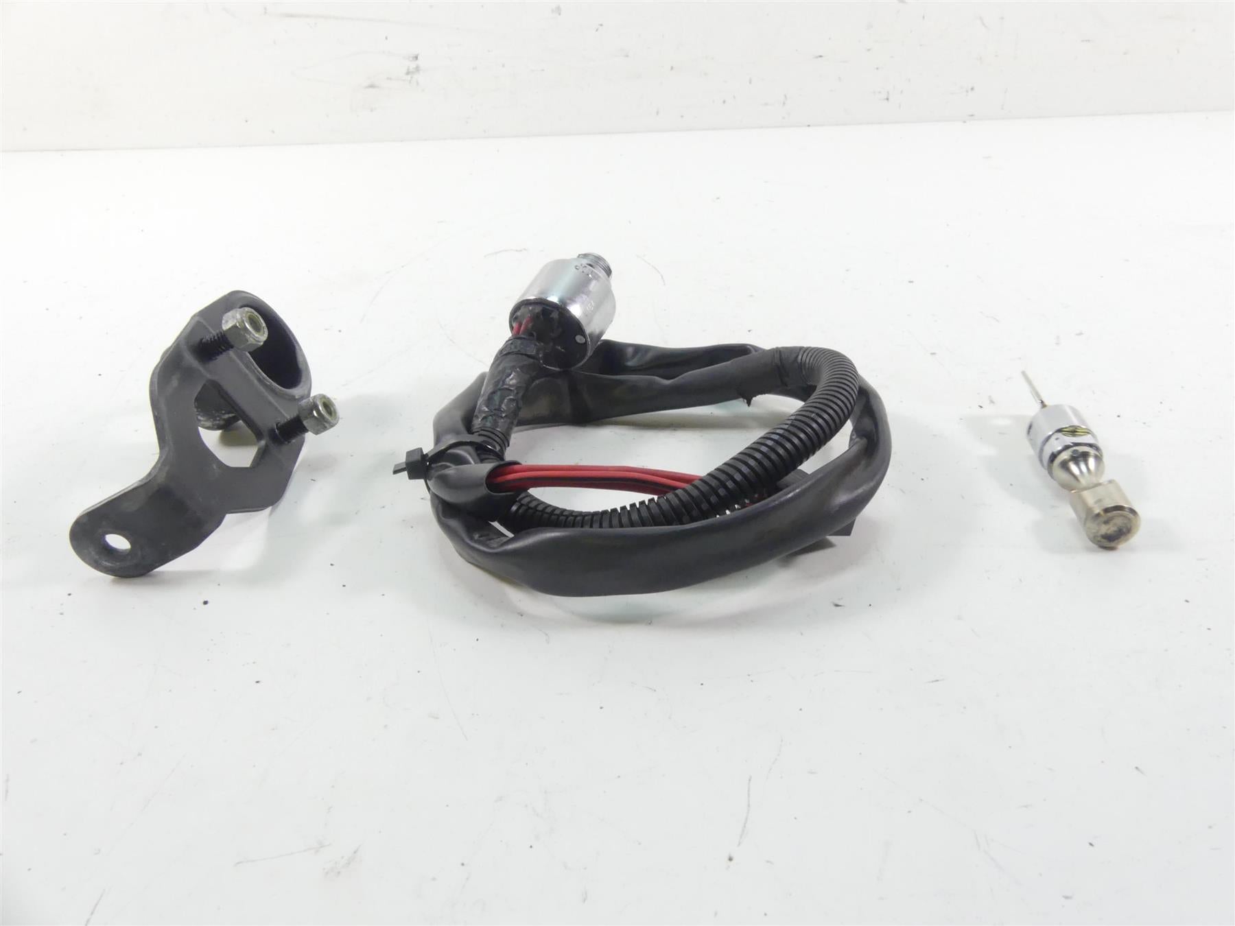 2008 Harley FXCWC Softail Rocker C Ignition Switch Steering Key Lock Set 71792-08 {{ shop.shopifyCountryName }} - Mototech271