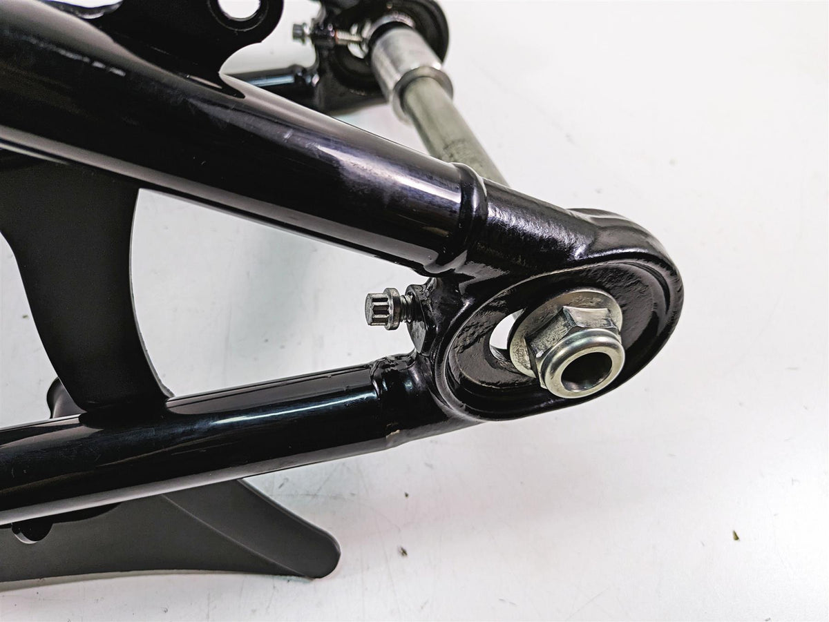 2020 Harley Softail FXBB Street Bob Swingarm + Axle & Guards - Read 47400099BHP {{ shop.shopifyCountryName }} - Mototech271
