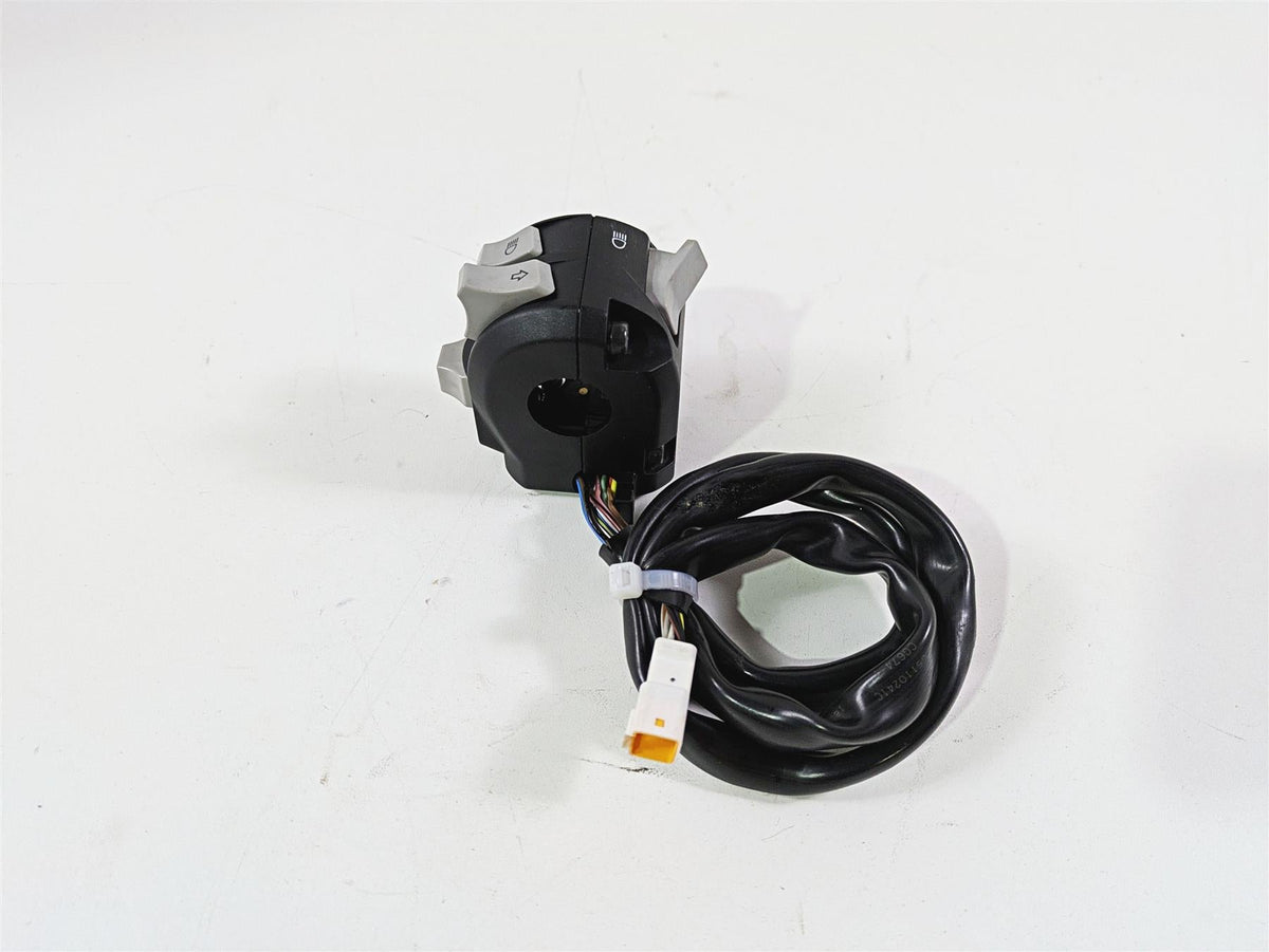 2019 Ducati Supersport 939 S Left Hand Turn Signal Control Switch 65110241C {{ shop.shopifyCountryName }} - Mototech271