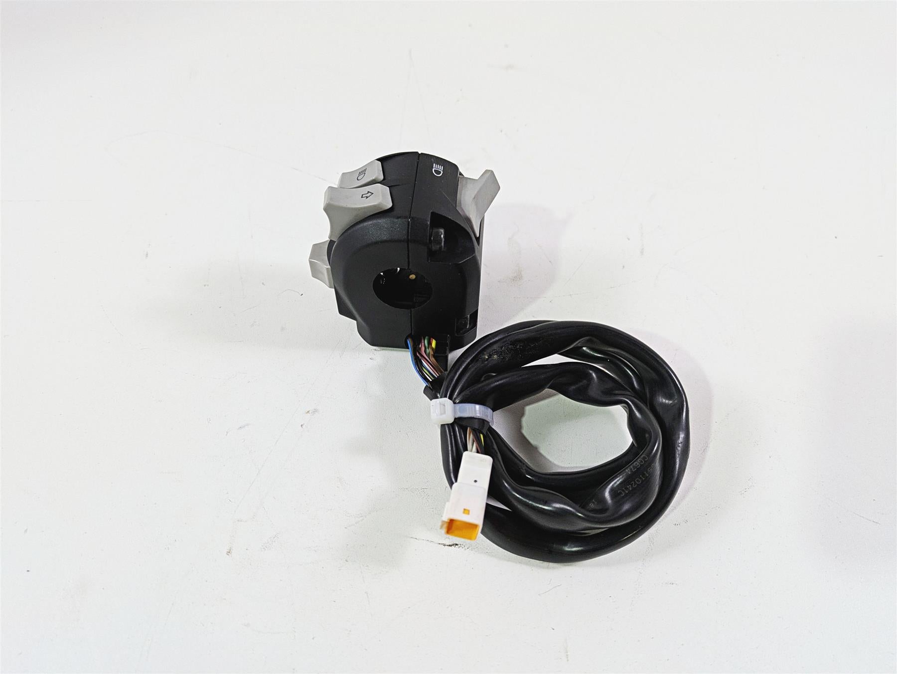 2019 Ducati Supersport 939 S Left Hand Turn Signal Control Switch 65110241C {{ shop.shopifyCountryName }} - Mototech271