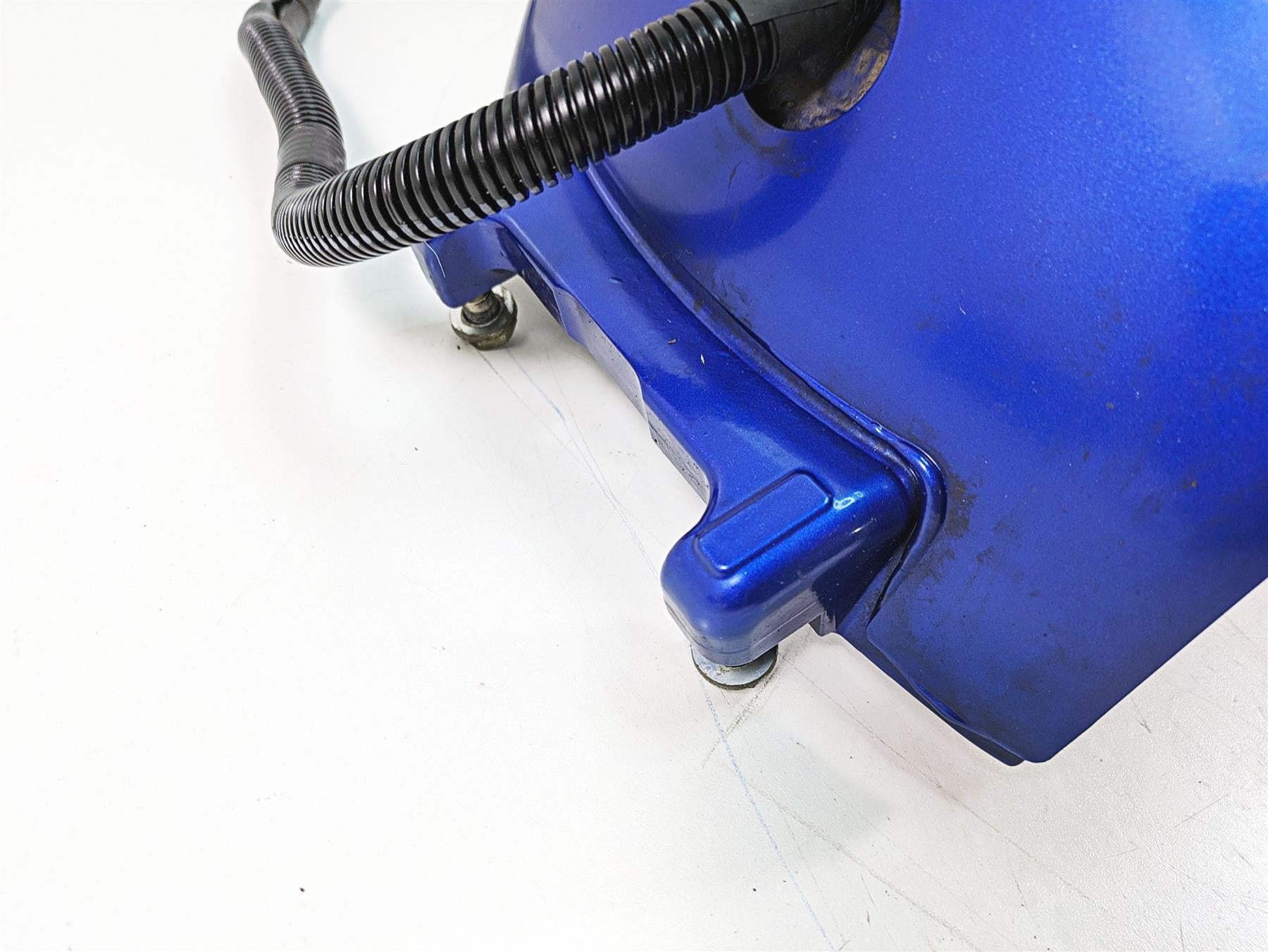 2009 Harley FXCWC Softail Rocker C Rear Fender Flame Blue Pearl Deluxe 60132-08A {{ shop.shopifyCountryName }} - Mototech271
