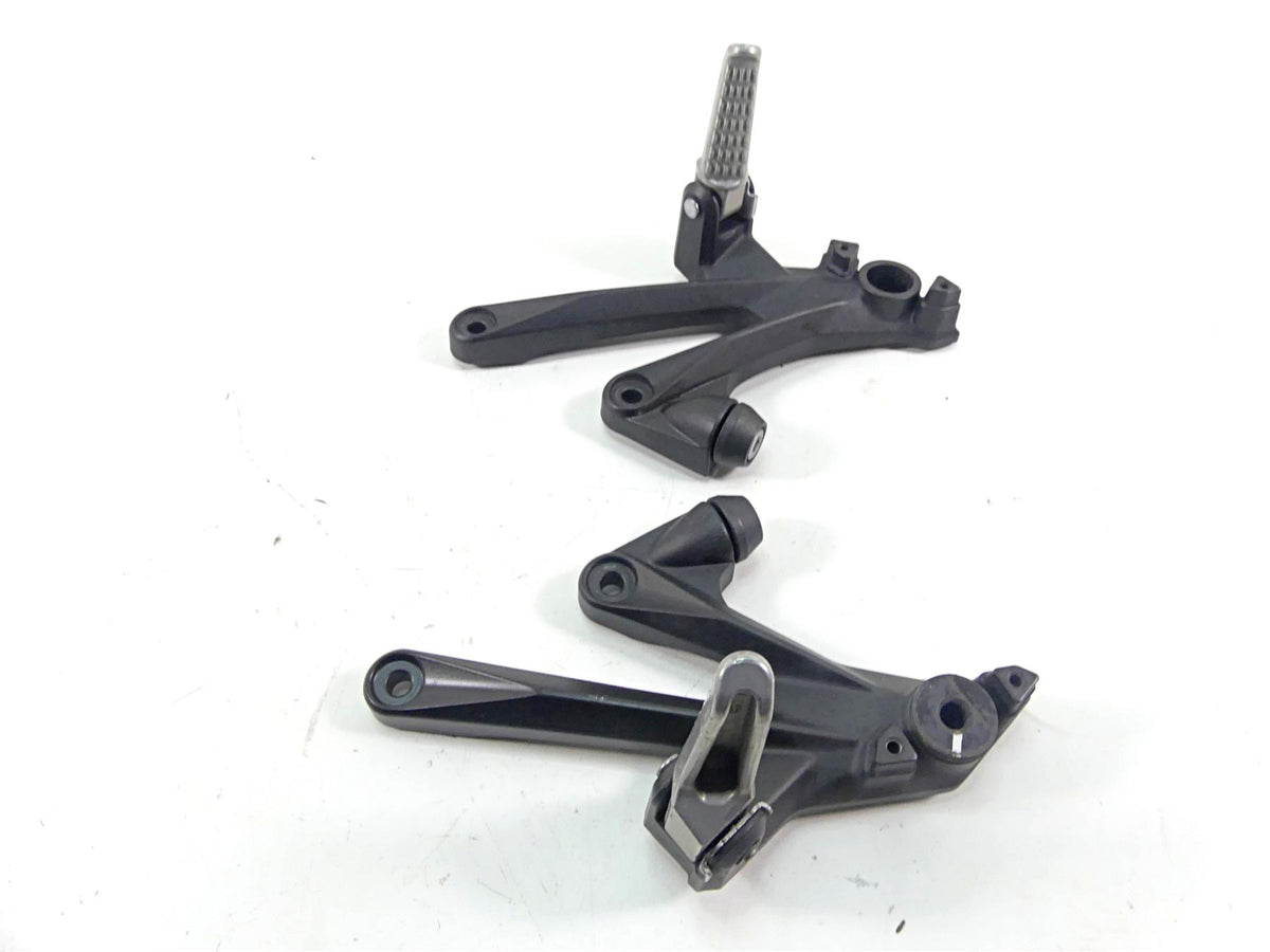 2017 Kawasaki ZX1400 ZX14R Ninja Rear Passenger Footpeg Bracket Set 35063-0782 {{ shop.shopifyCountryName }} - Mototech271