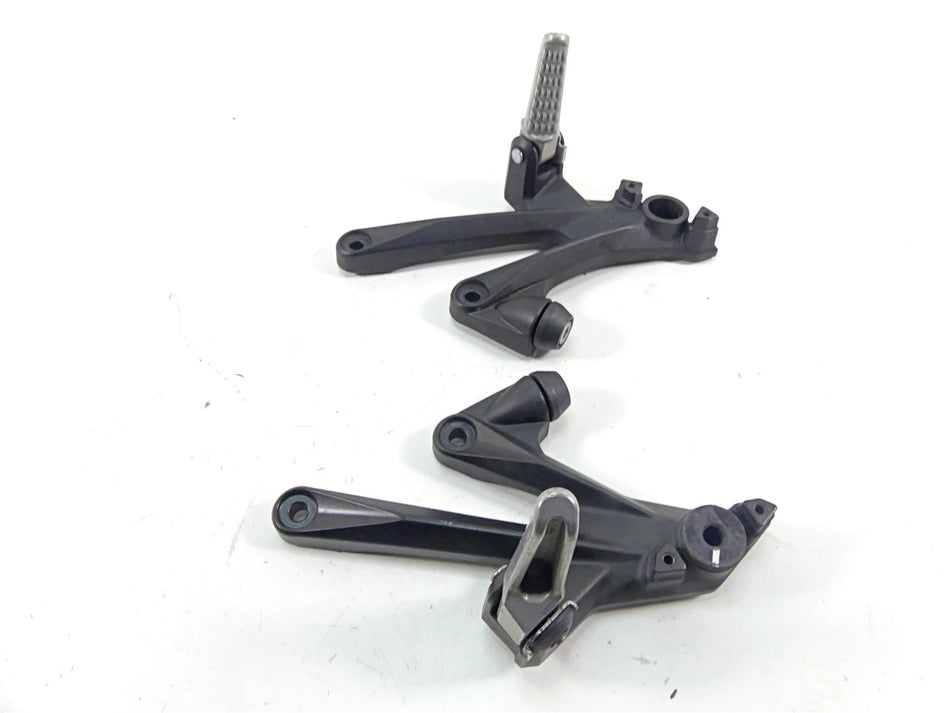2017 Kawasaki ZX1400 ZX14R Ninja Rear Passenger Footpeg Bracket Set 35063-0782 {{ shop.shopifyCountryName }} - Mototech271
