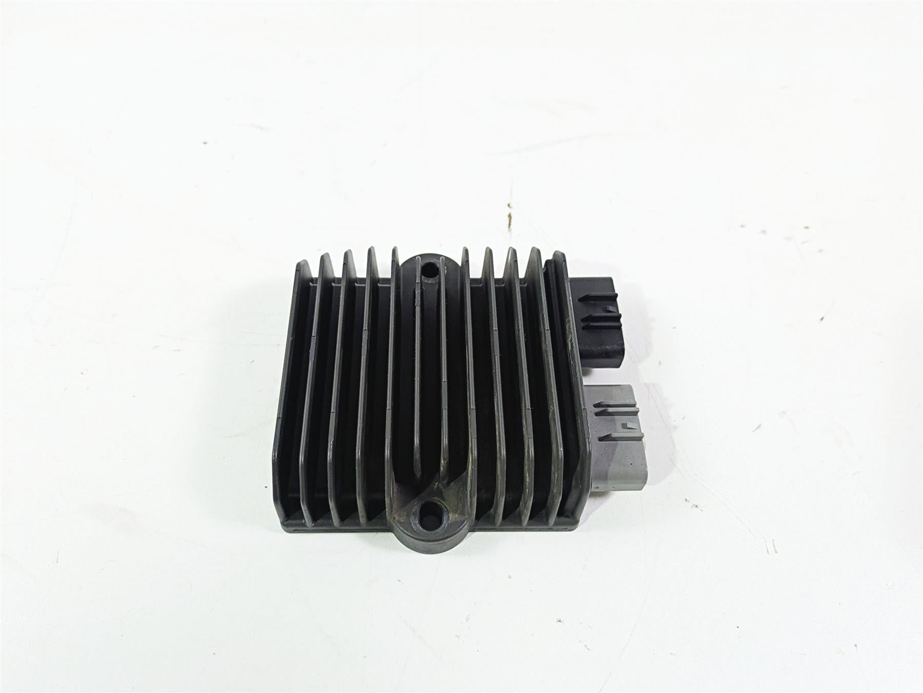 2020 Suzuki V-Strom 1050 XT Rectifier Voltage Regulator SH847AA 32800-31J00 {{ shop.shopifyCountryName }} - Mototech271
