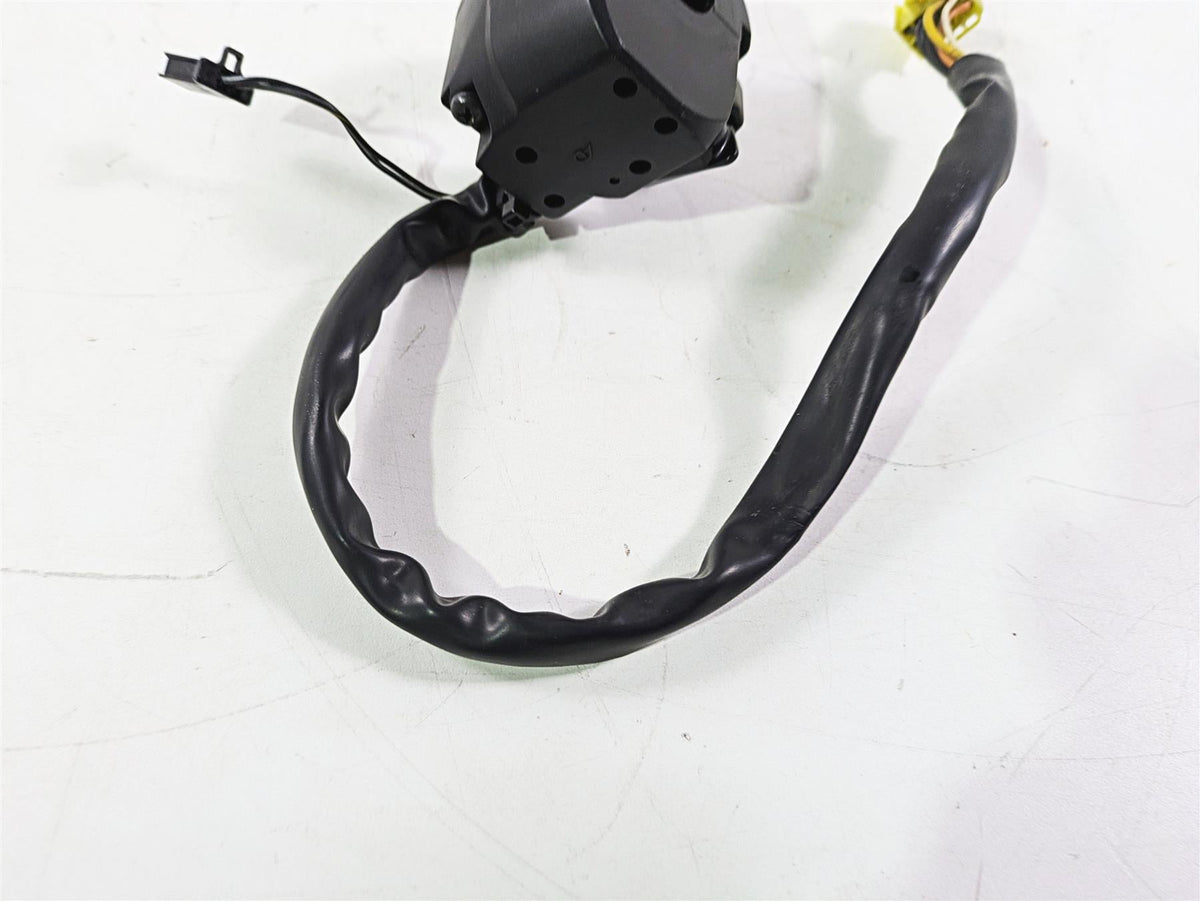 2008 Suzuki GSXR600 Left Hand Light Blinker Horn Control Switch 37400-37H13 {{ shop.shopifyCountryName }} - Mototech271
