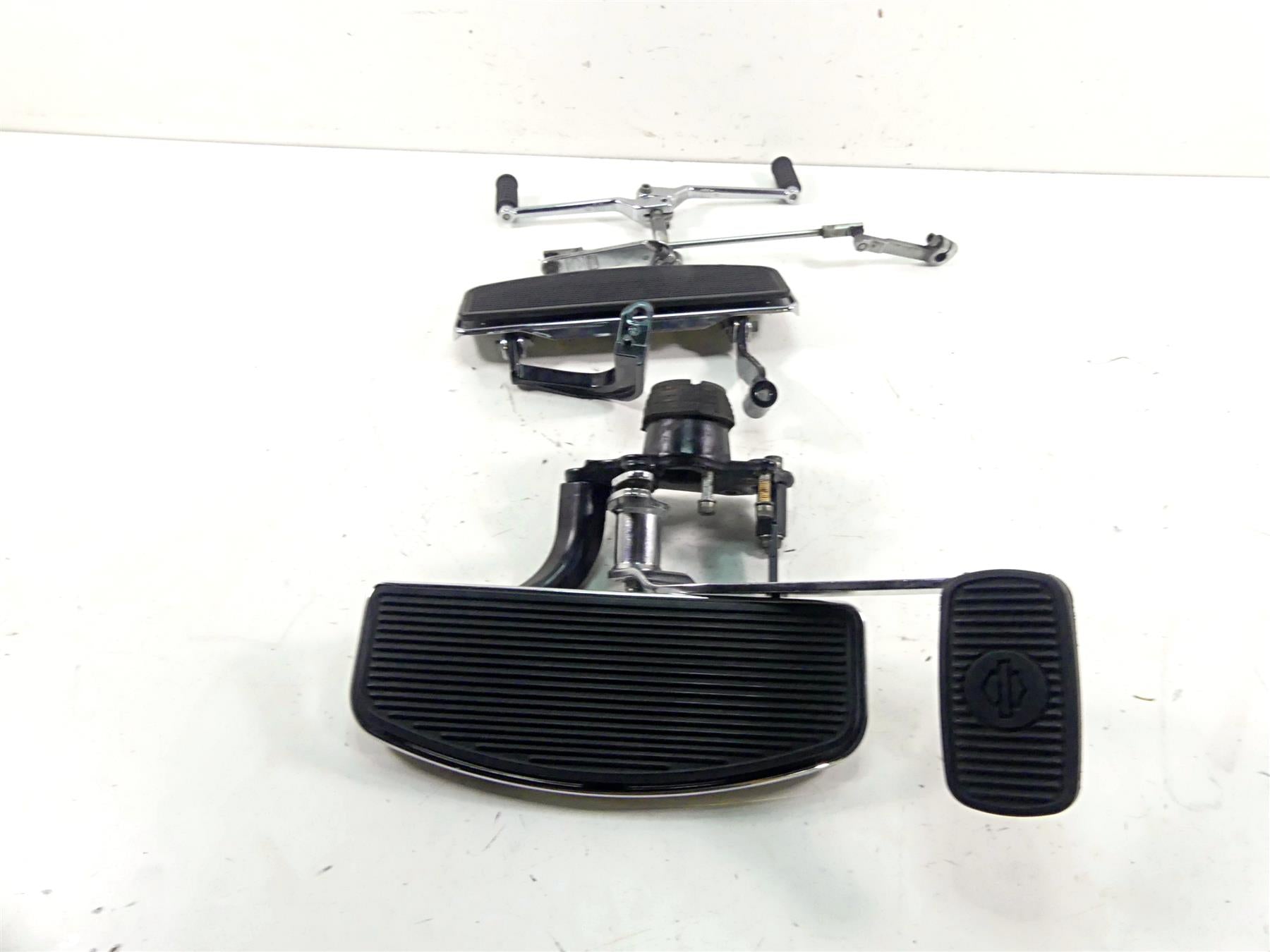 2010 Harley Touring FLHRC Road King Front Left Right Floorboard Set 50621-06A {{ shop.shopifyCountryName }} - Mototech271