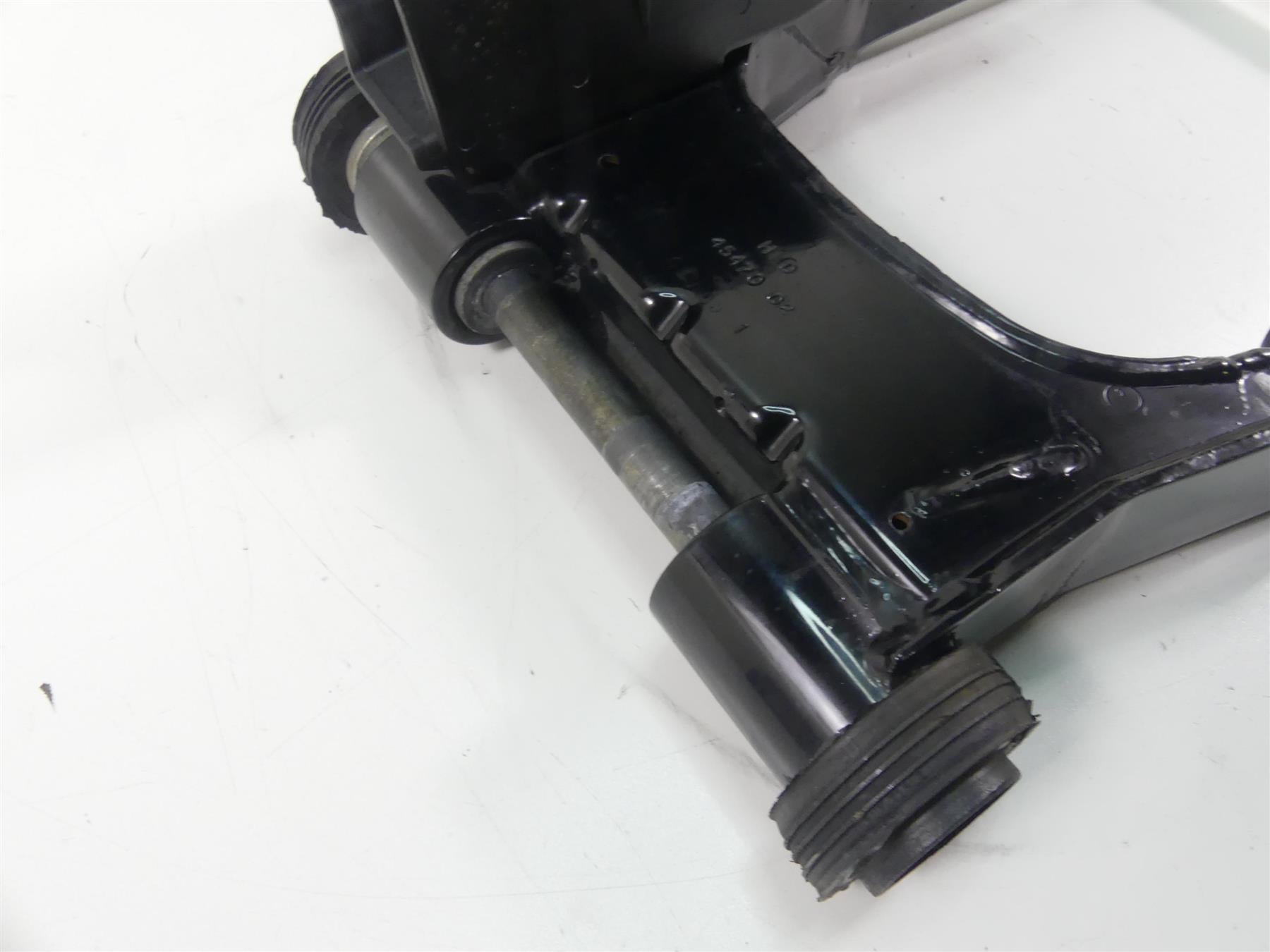 2005 Harley Touring FLHRSI Road King Rear Swingarm Swing Arm + 1" Axle 47549-02A {{ shop.shopifyCountryName }} - Mototech271