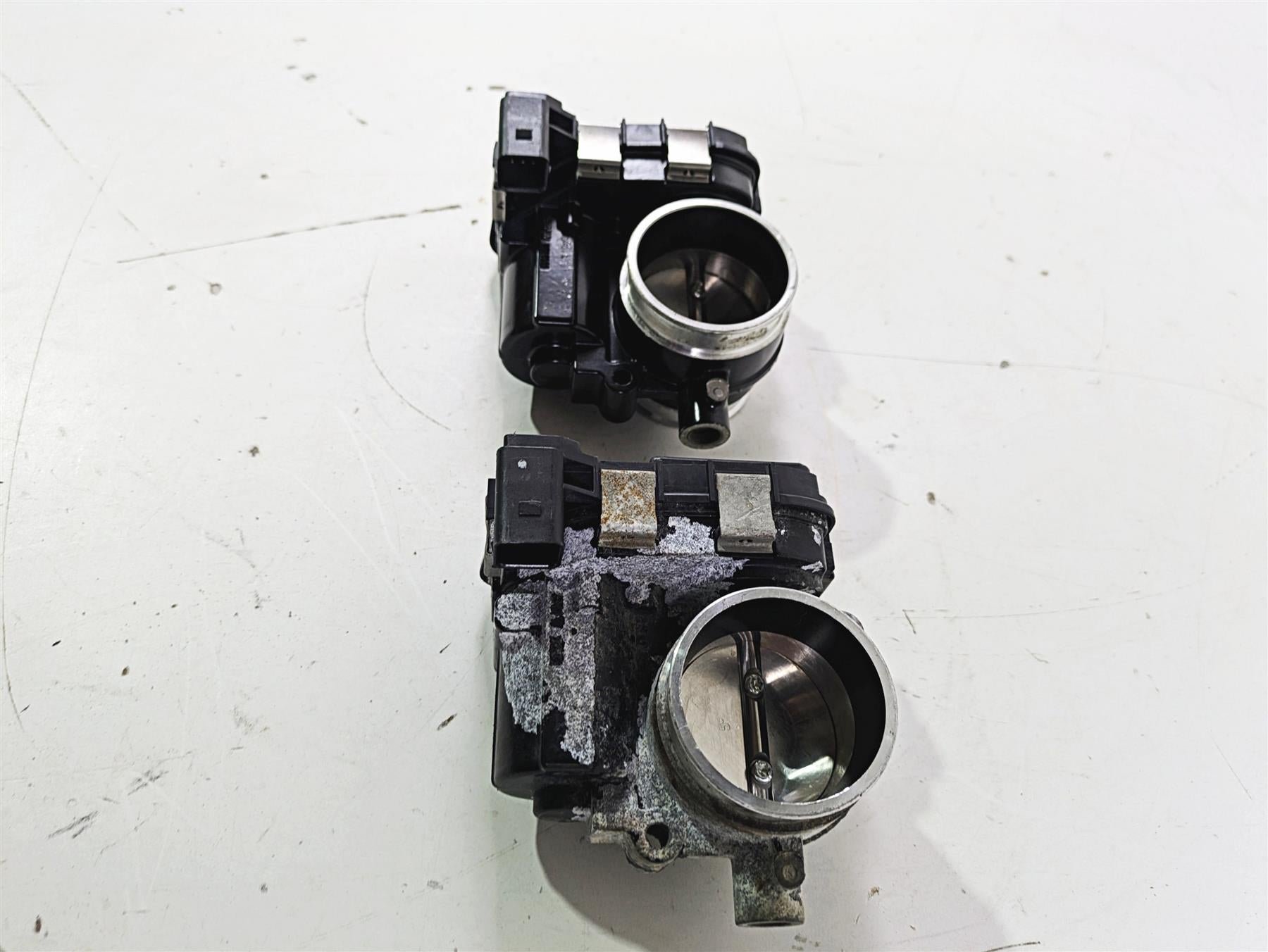 2015 BMW R1200GS Adv K51 Throttle Body Bodies Set 13548564959 {{ shop.shopifyCountryName }} - Mototech271