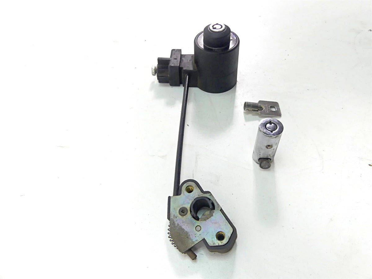2005 Harley VRSCSE CVO V-Rod Ignition Switch Key Lock Set 71403-01 {{ shop.shopifyCountryName }} - Mototech271
