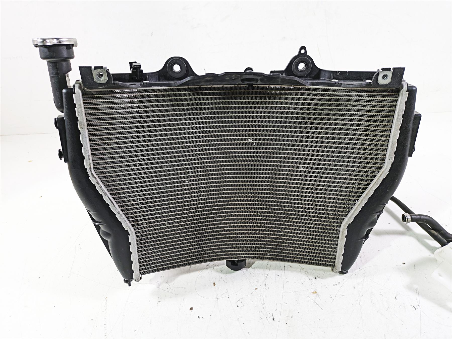 2017 BMW S1000R K47 Radiator Fan Hoses Reservoir - No Leaks 17118551544 {{ shop.shopifyCountryName }} - Mototech271