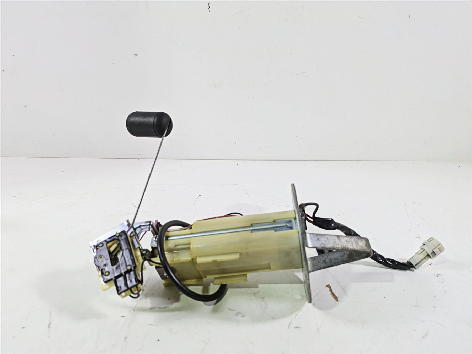 2008 Suzuki GSXR600 Fuel Gas Petrol Pump Mitsubishi 14K Tested 15100-37H00 {{ shop.shopifyCountryName }} - Mototech271