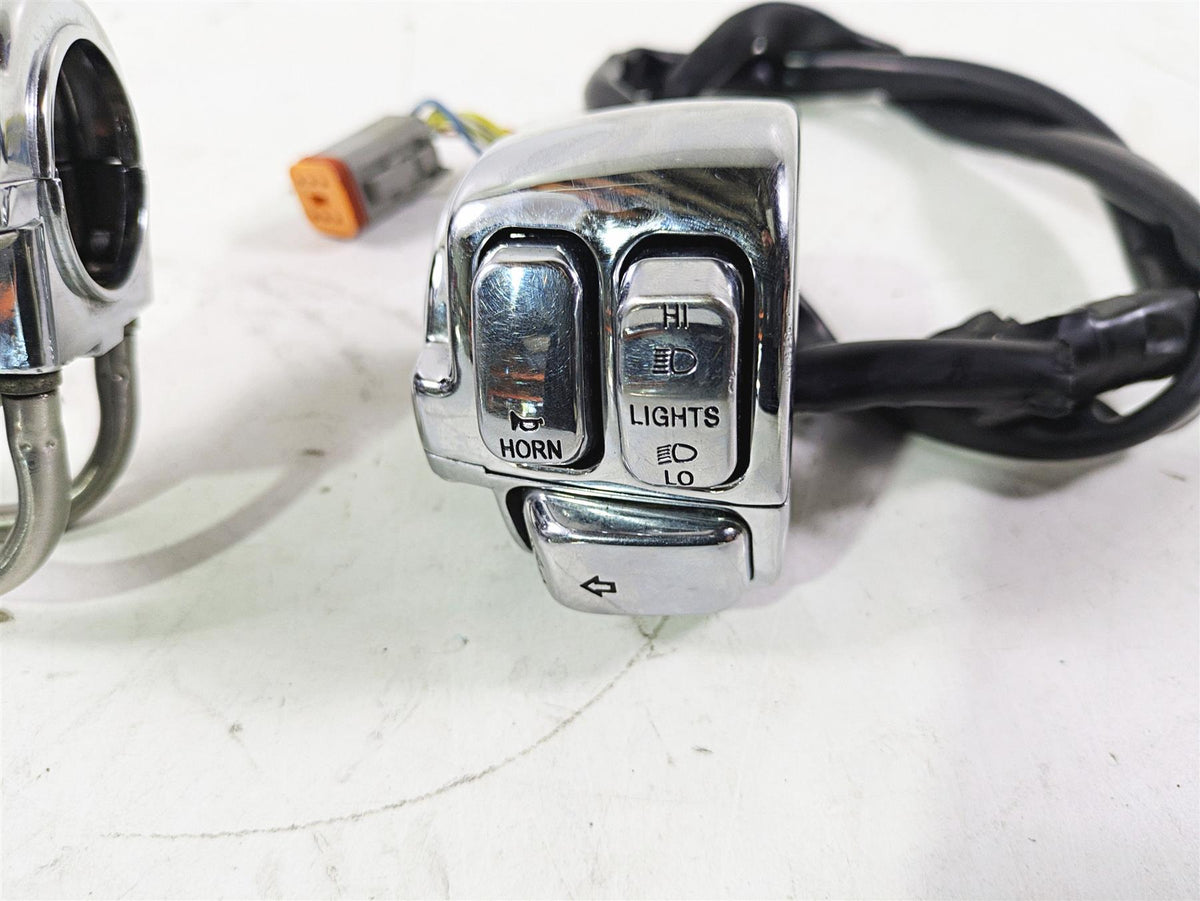 2004 Harley Softail FLSTF Fat Boy Nice Chrome Hand Control Switch Set 71682-06 {{ shop.shopifyCountryName }} - Mototech271