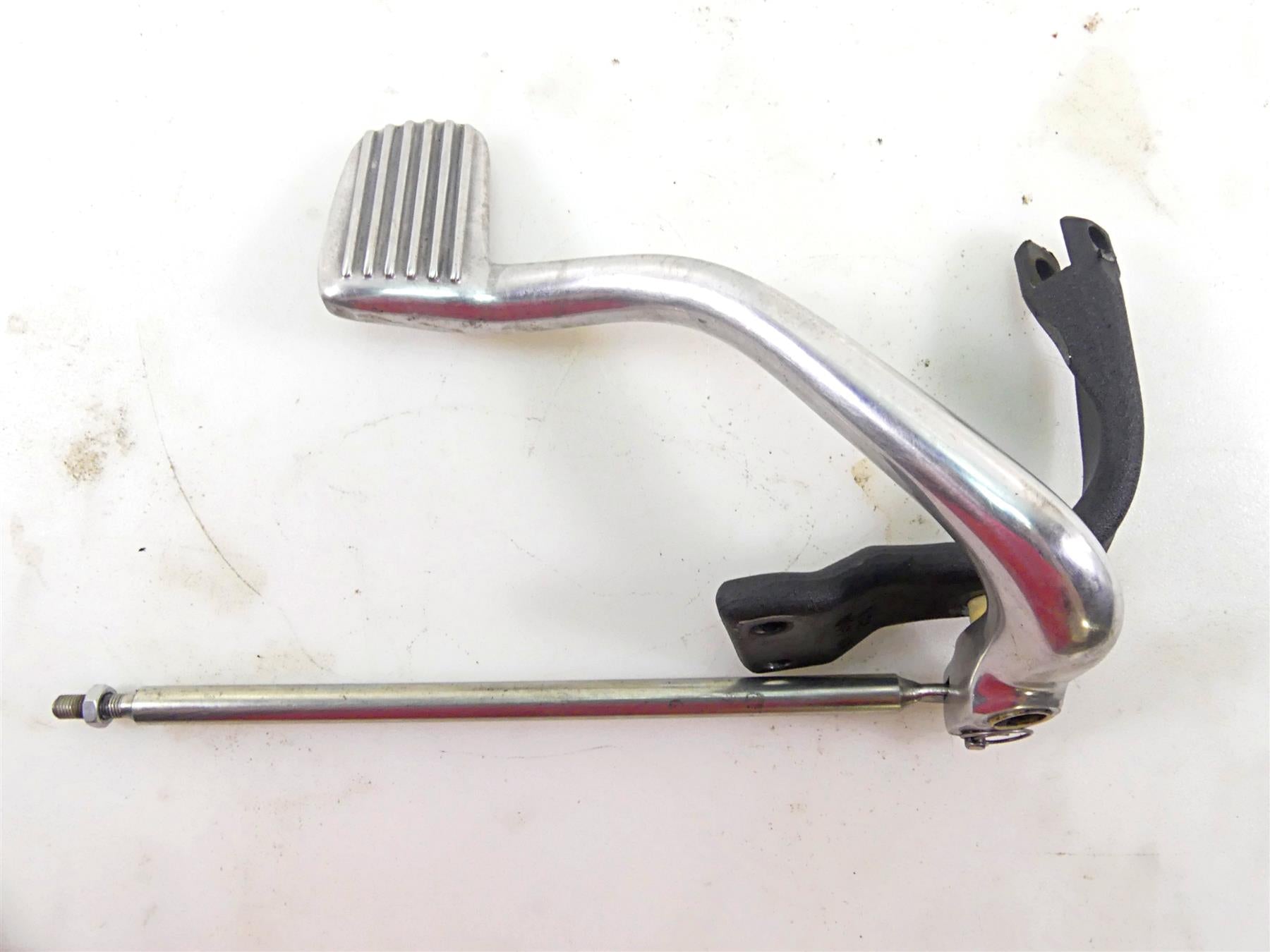 2017 Harley Dyna FXDB Street Bob Front Right Mid Peg Mount Brake Pedal 50666-07 {{ shop.shopifyCountryName }} - Mototech271