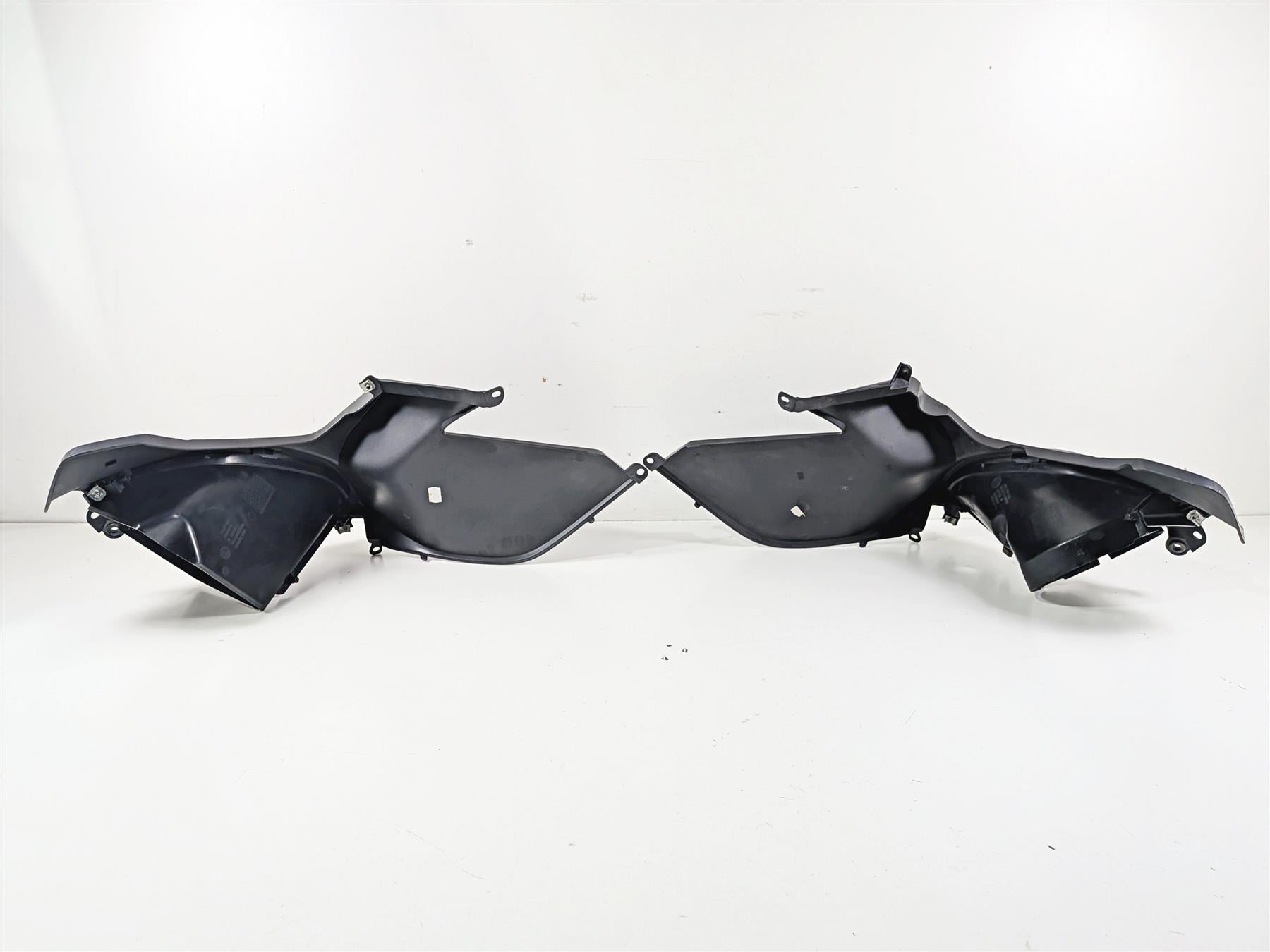 2016 BMW R1200RT RT RTW K52 Left Right Intake Fairing Cover Set 46638533582 {{ shop.shopifyCountryName }} - Mototech271