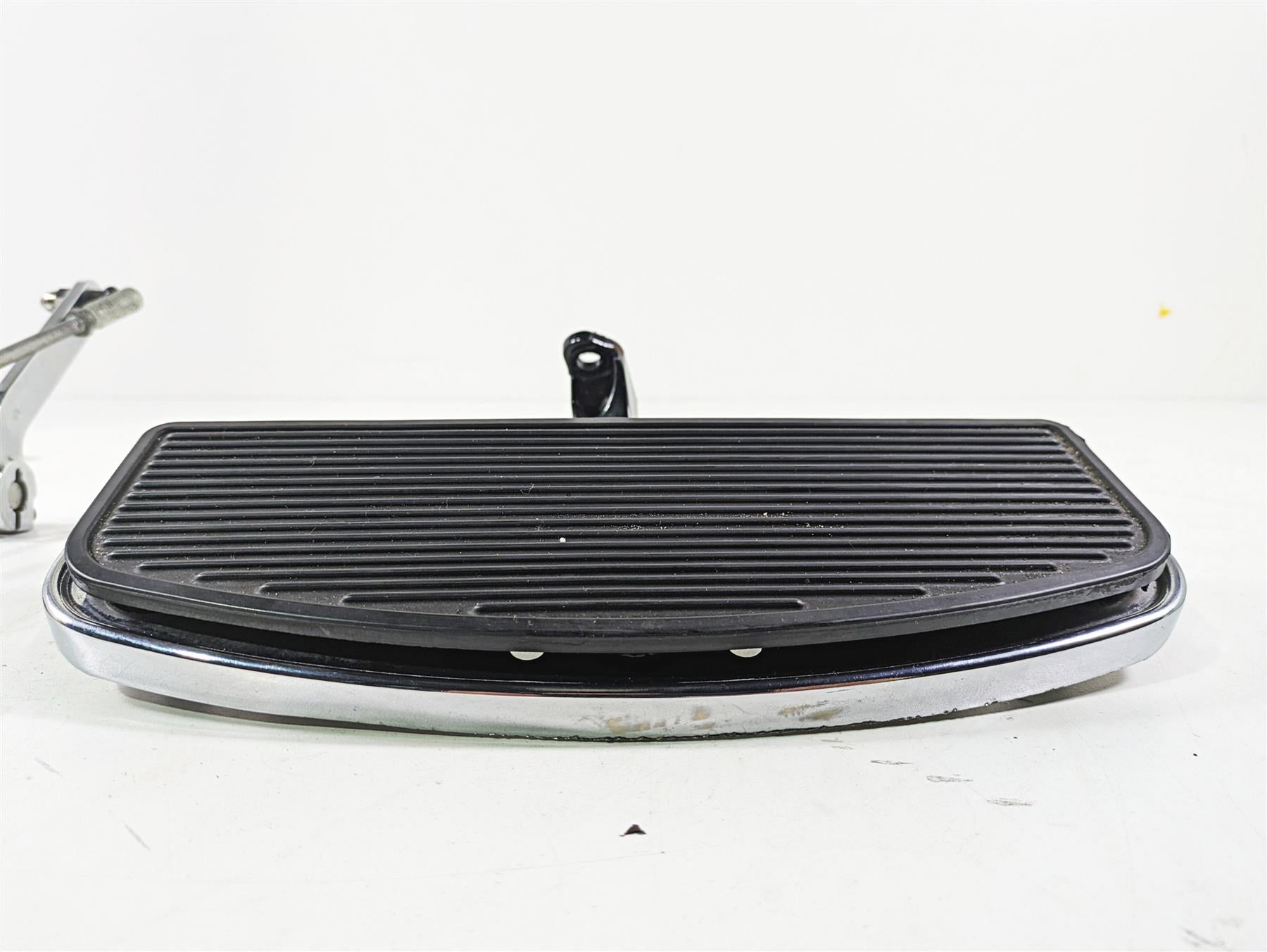 2020 Harley Touring FLHT Electra Glide Left Rider Floor Board & Shifter 50621-06 {{ shop.shopifyCountryName }} - Mototech271
